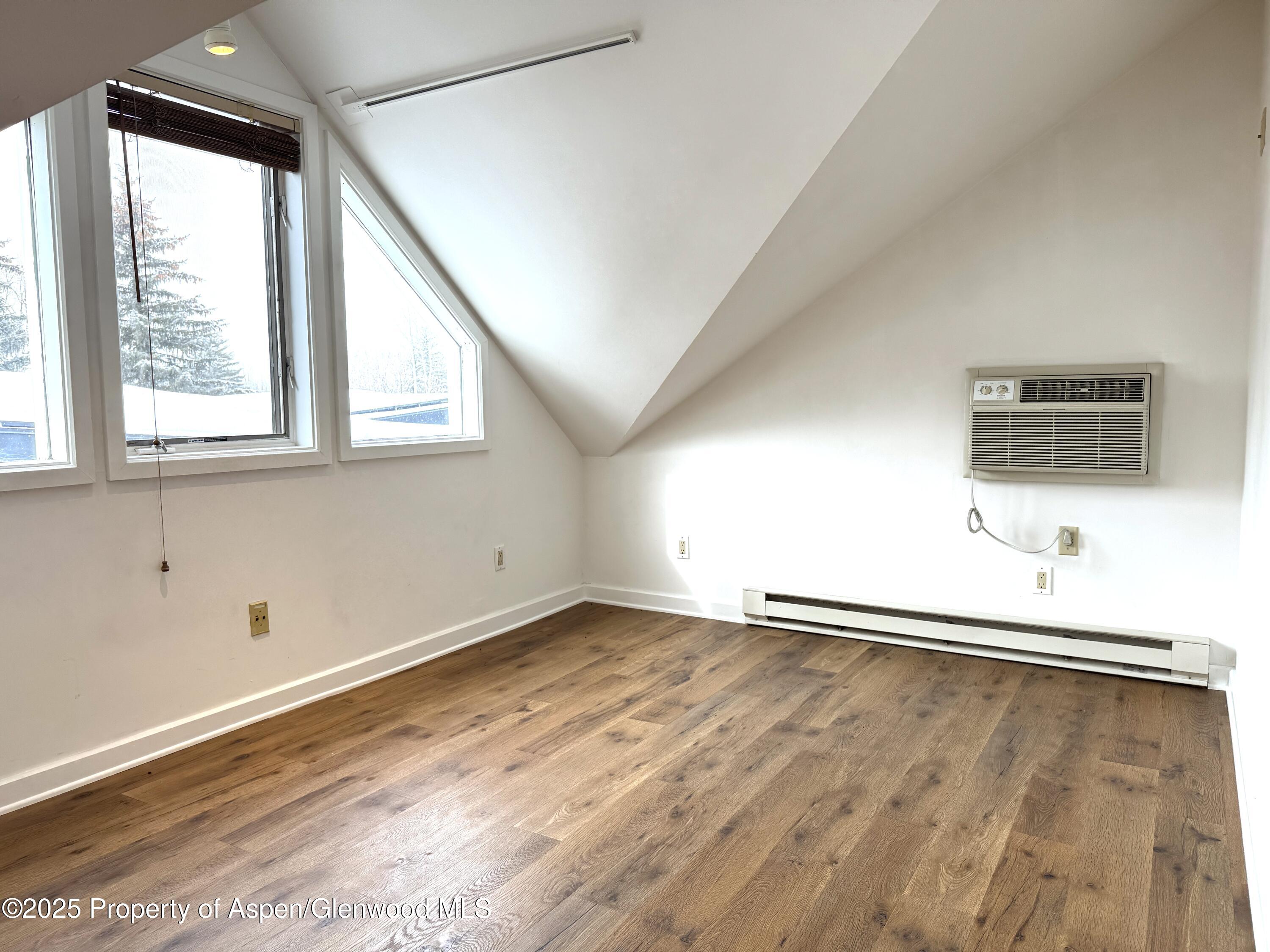 915 E HOPKINS Avenue, 4