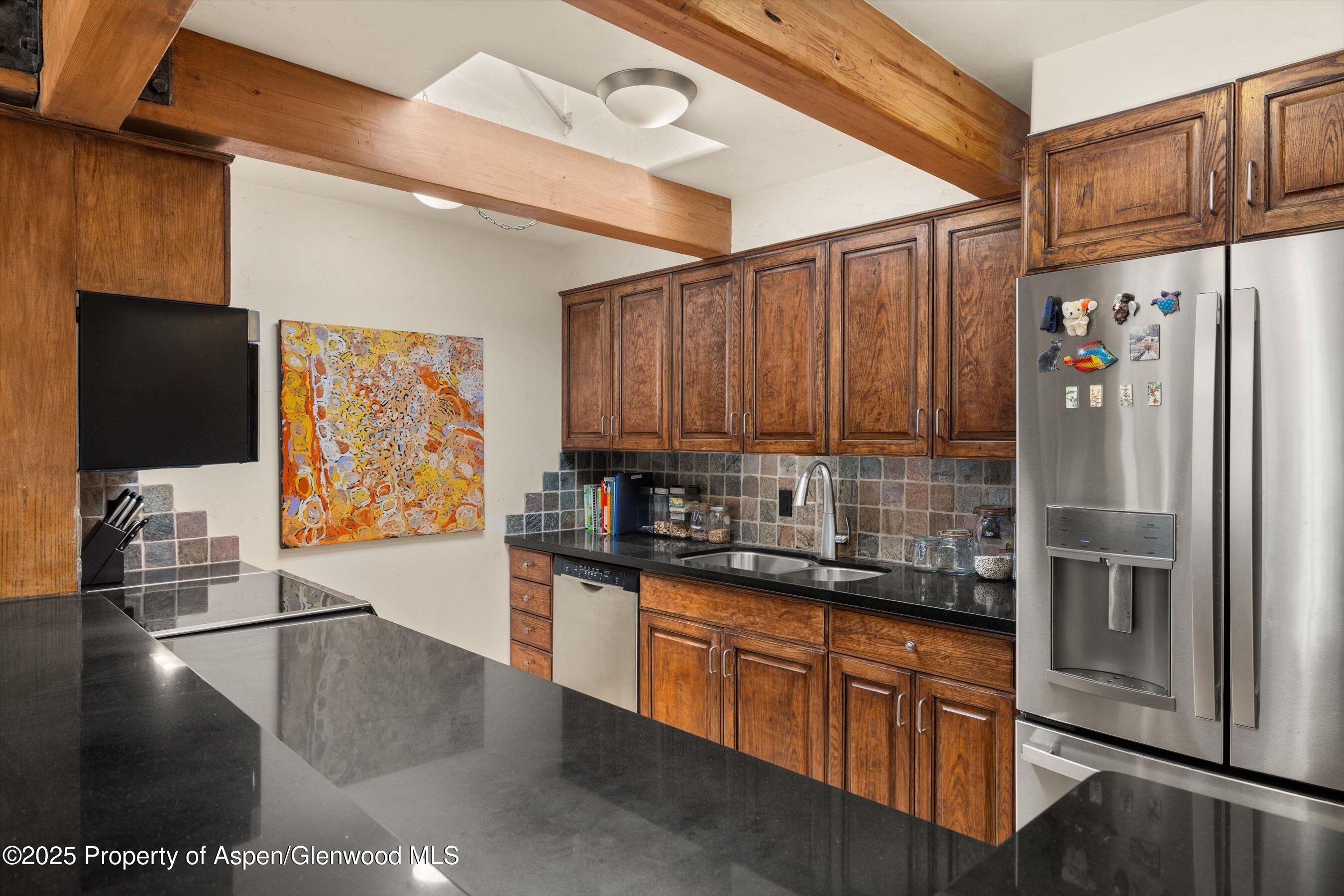 124 W Hyman Avenue 3B