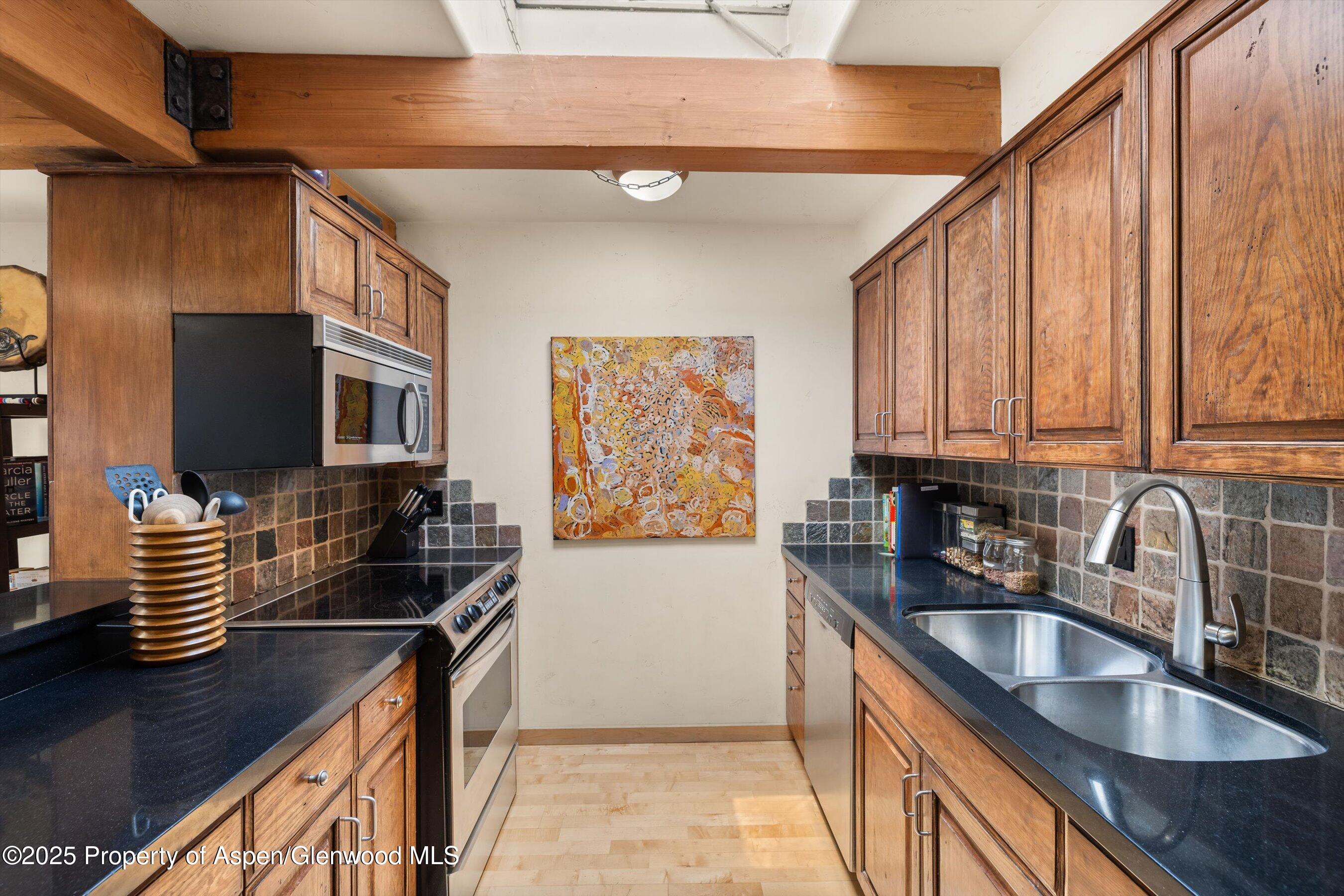 124 W Hyman Avenue 3B
