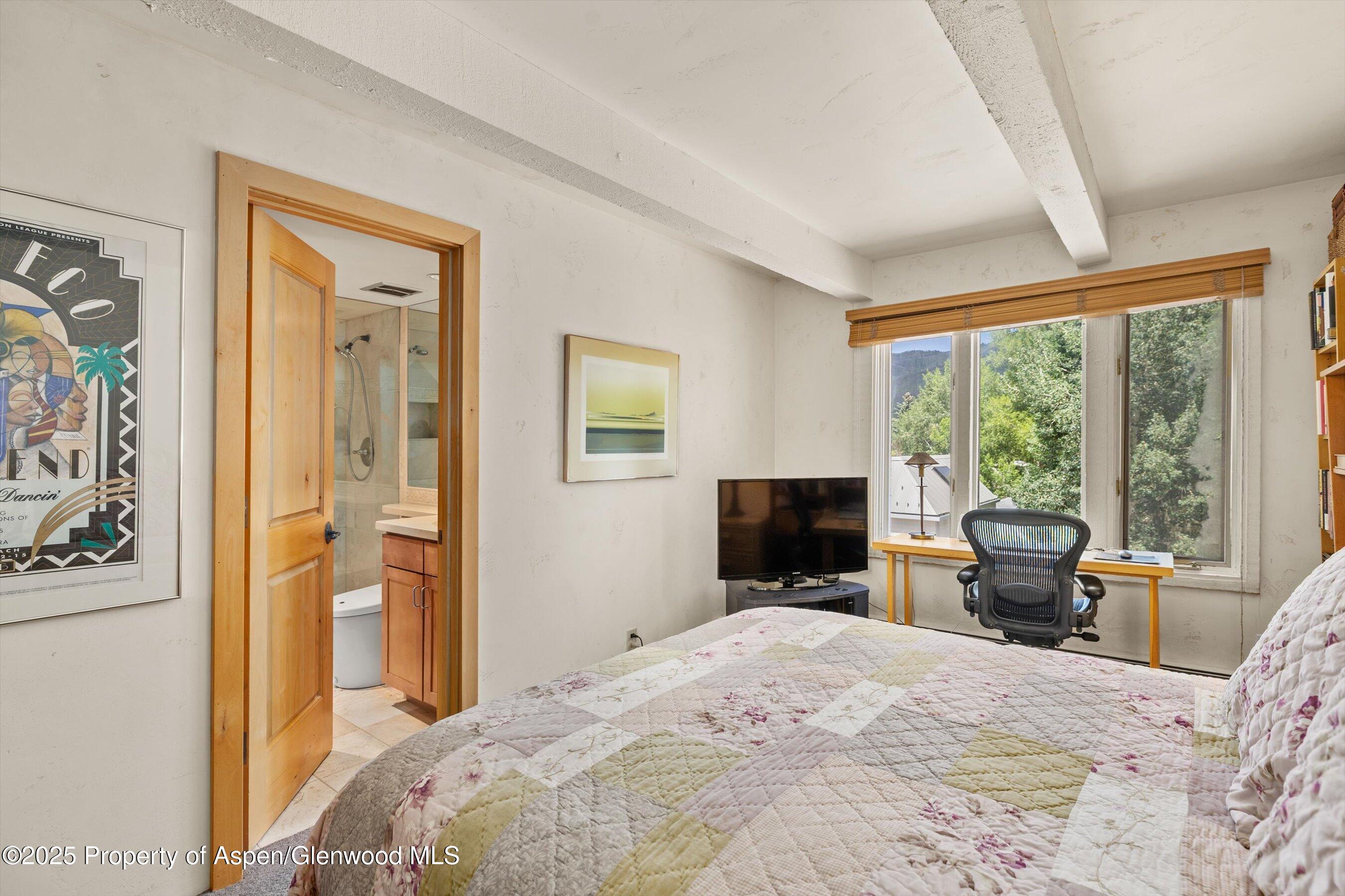 124 W Hyman Avenue 3B