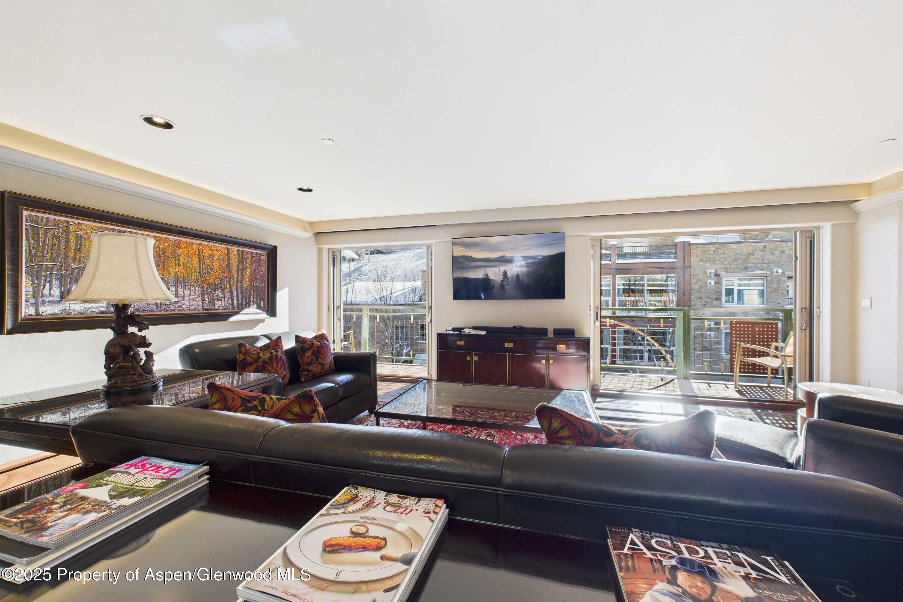 555 E Durant Avenue, 4E