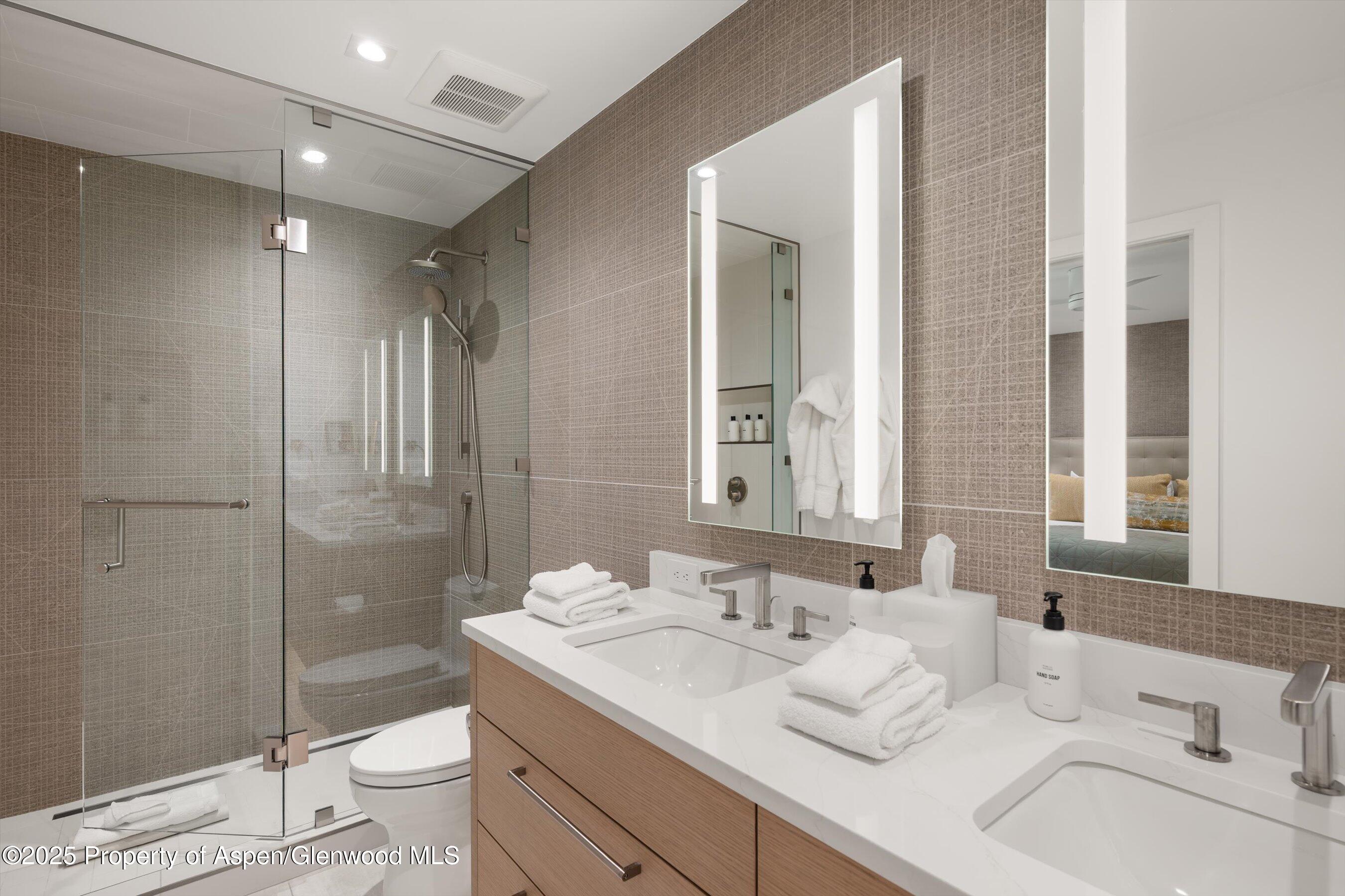 610 S West End Street, A304