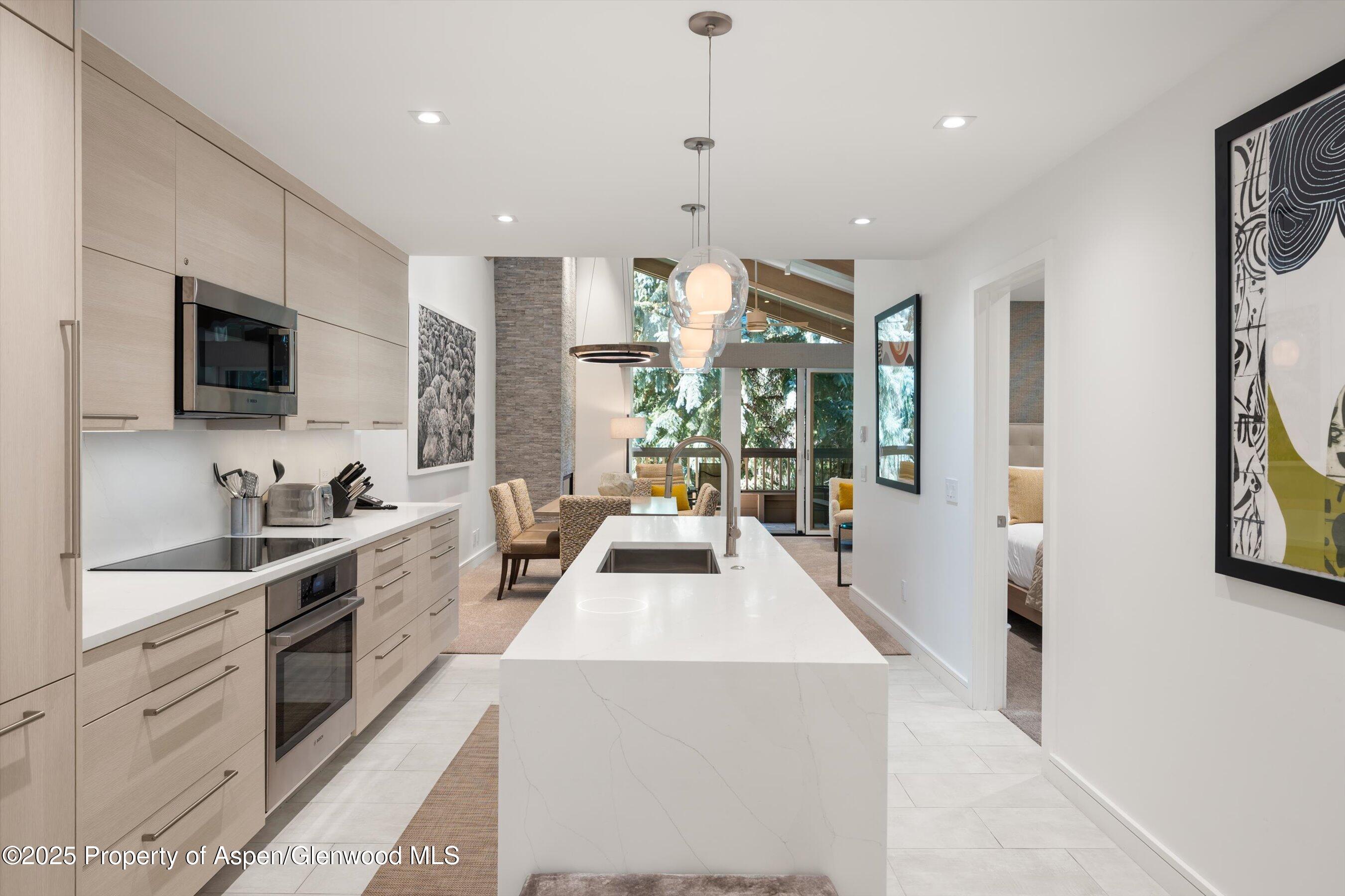 610 S West End Street, A304