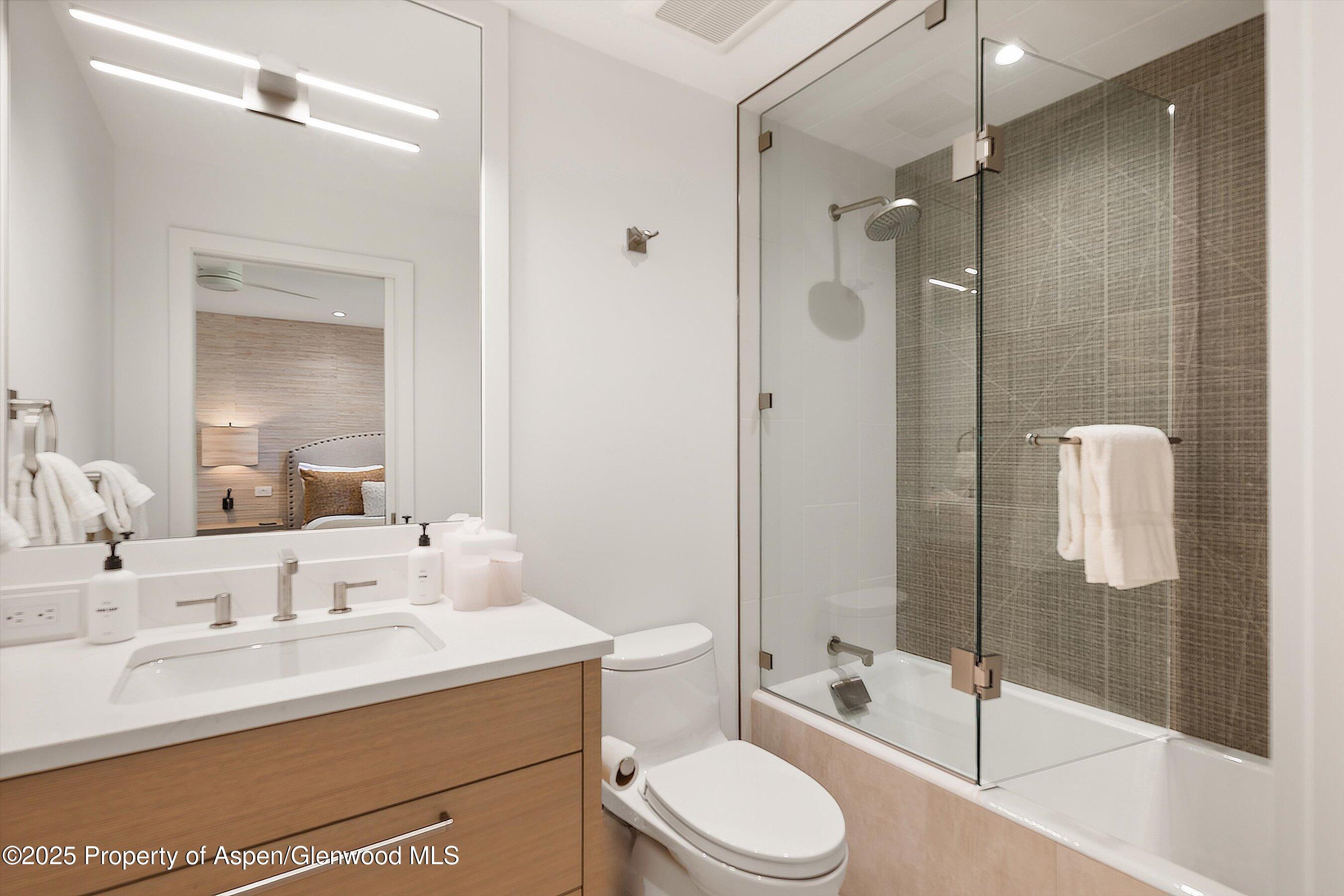 610 S West End Street, A304