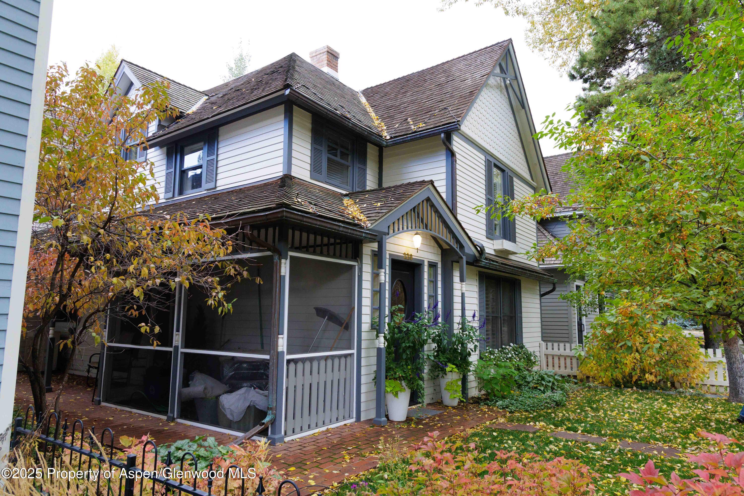 229 W Hallam Street