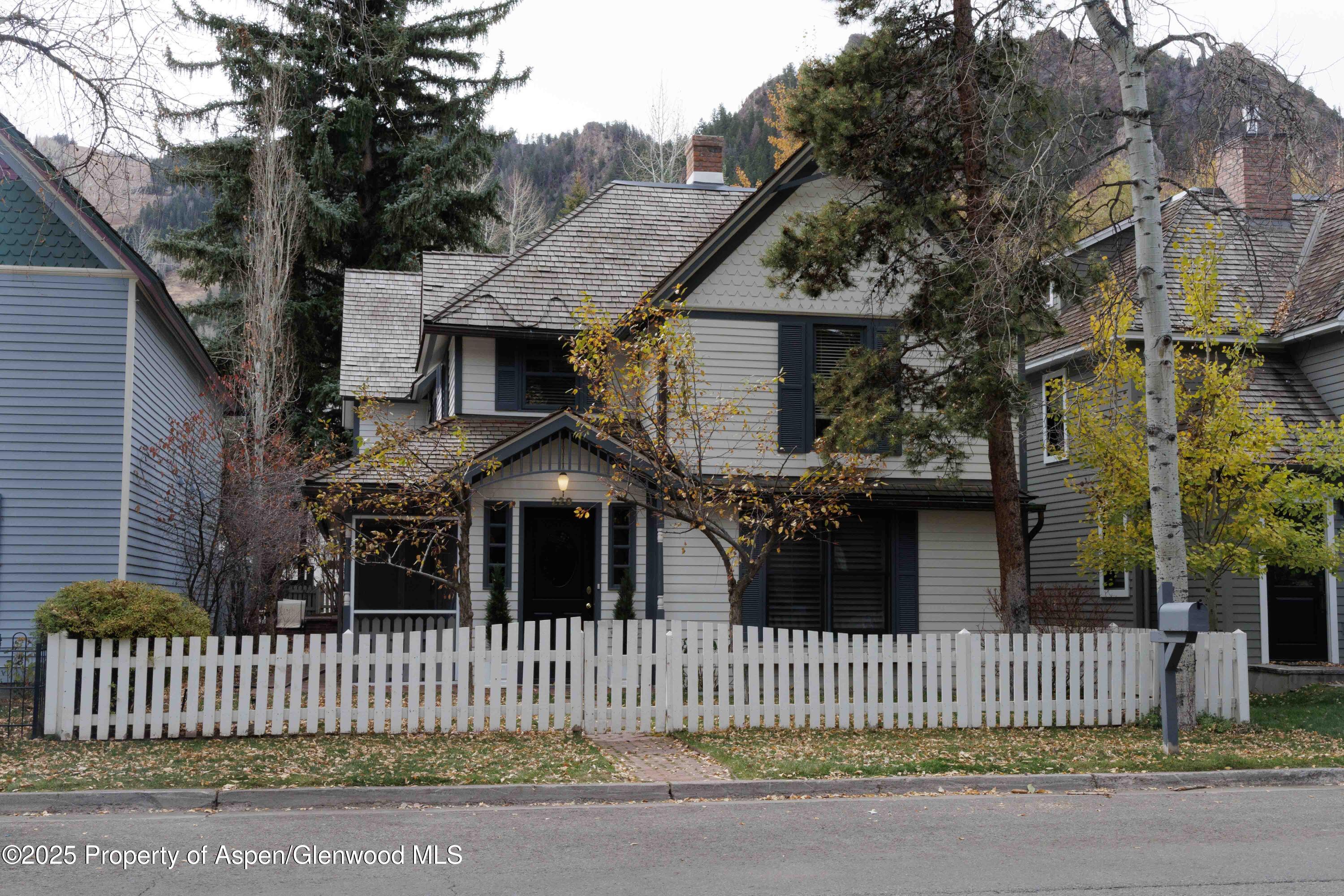 229 W Hallam Street