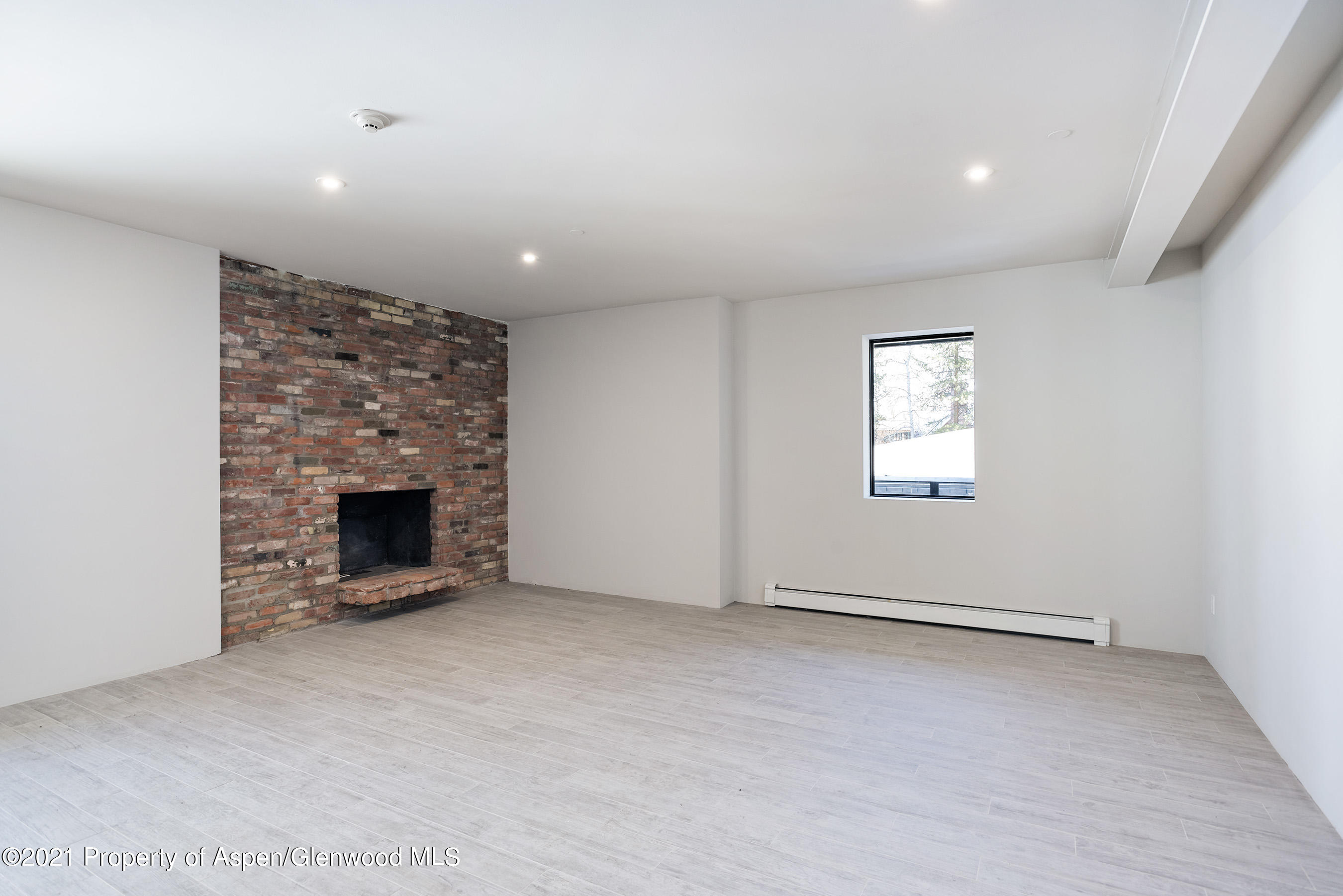 100 E Main Street #4