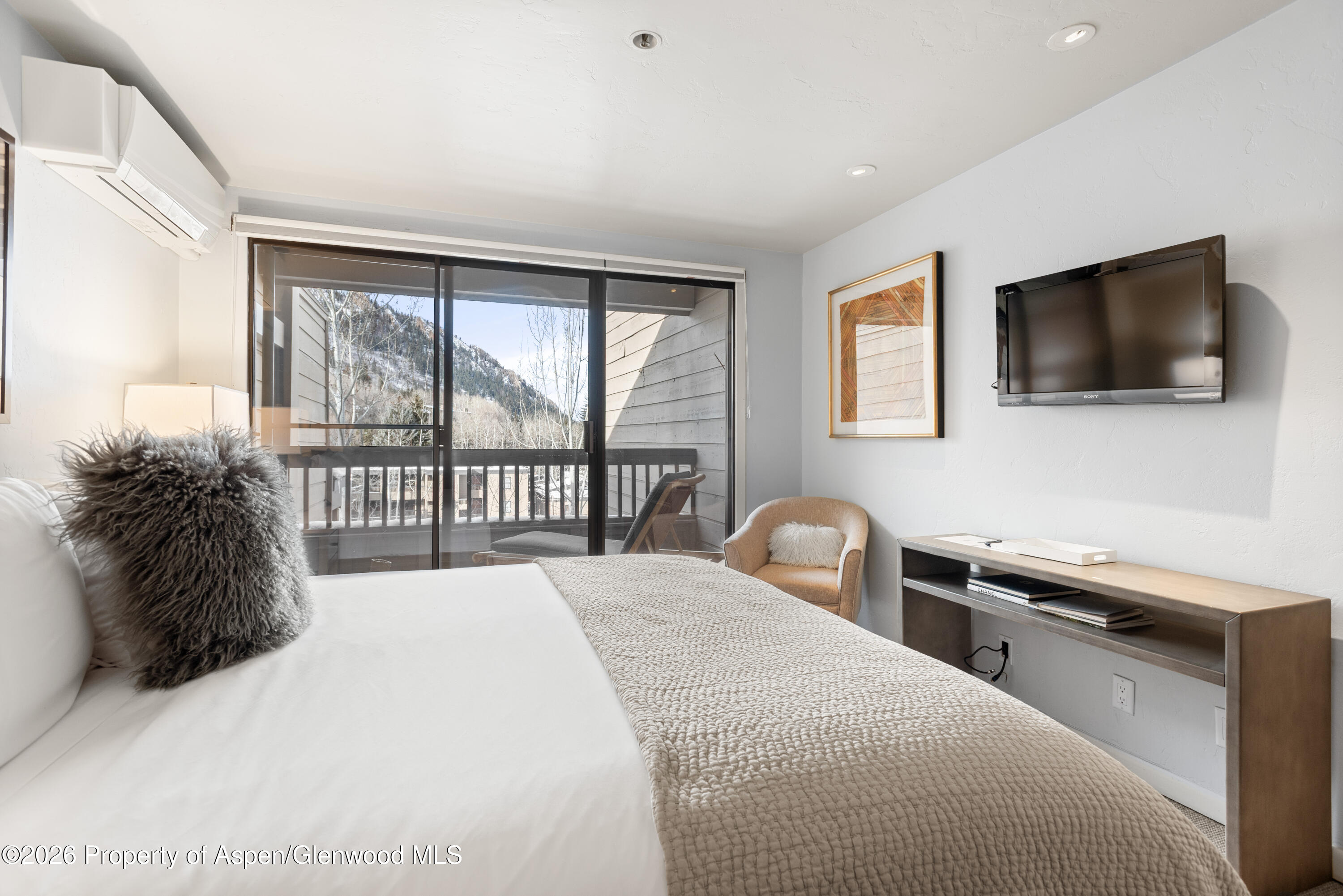 610 S West End Street H403