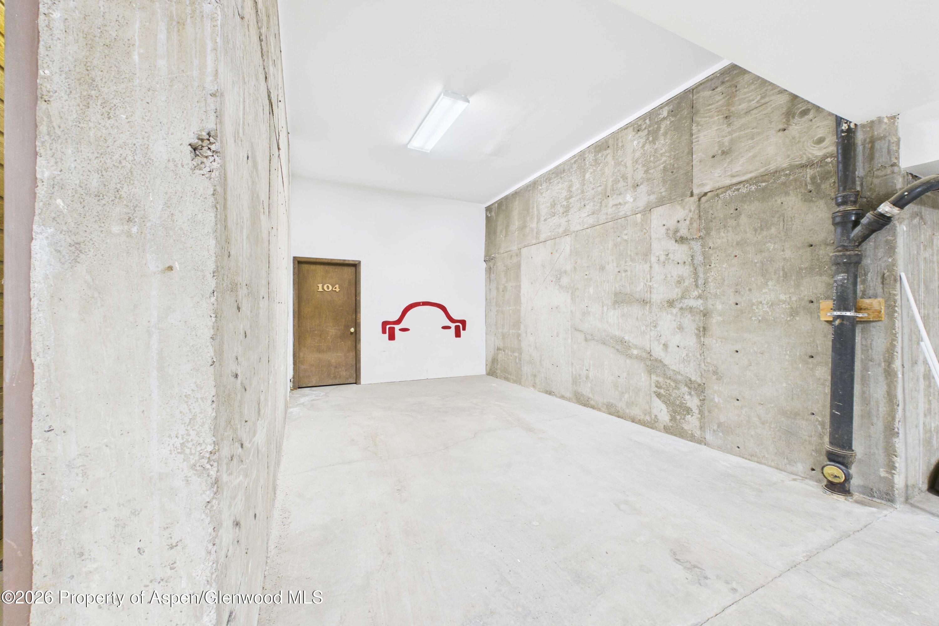 651 S Monarch Street 104