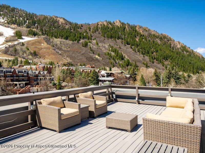 404 S Galena Street 207, 208, 209