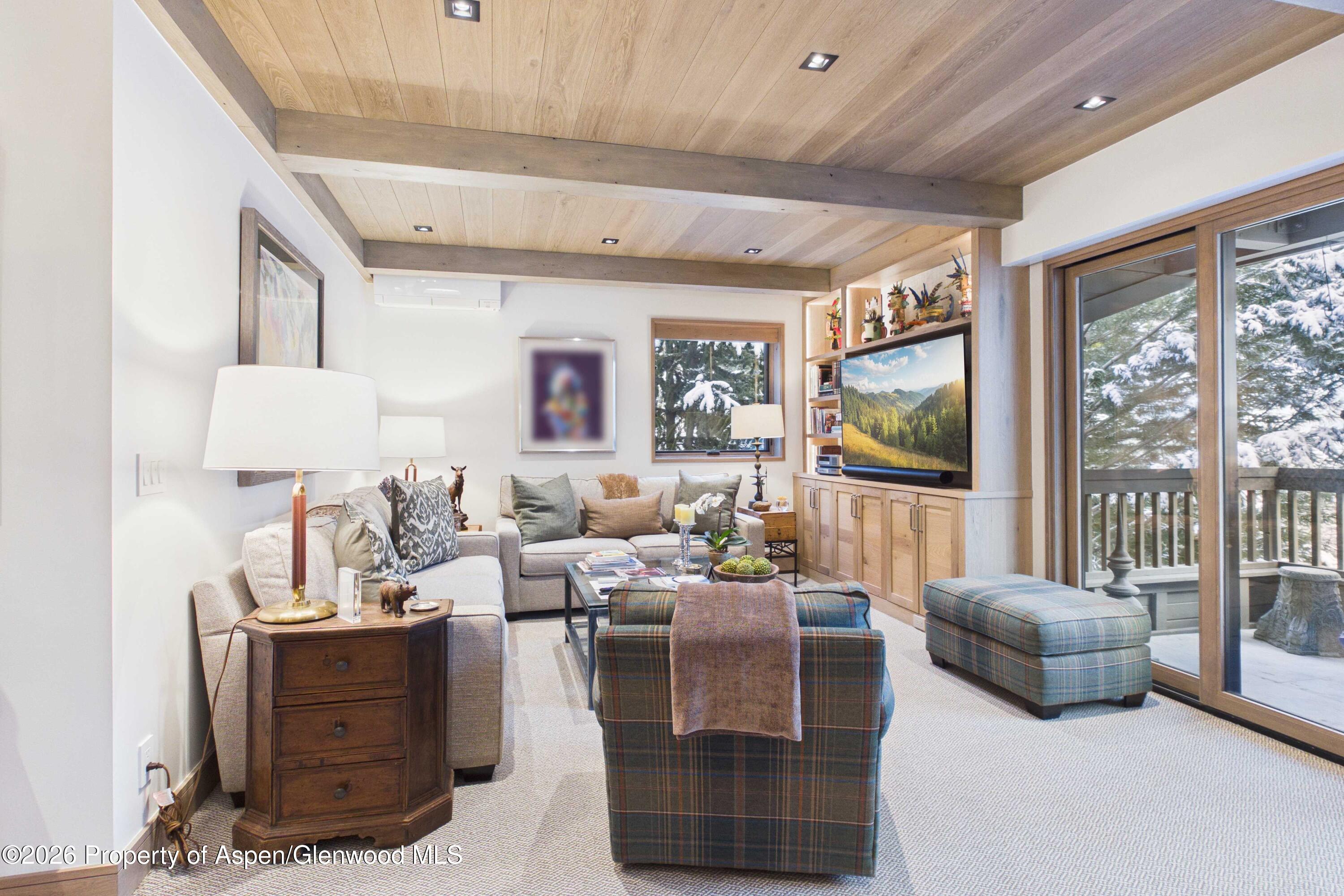 610 S West End Street G201