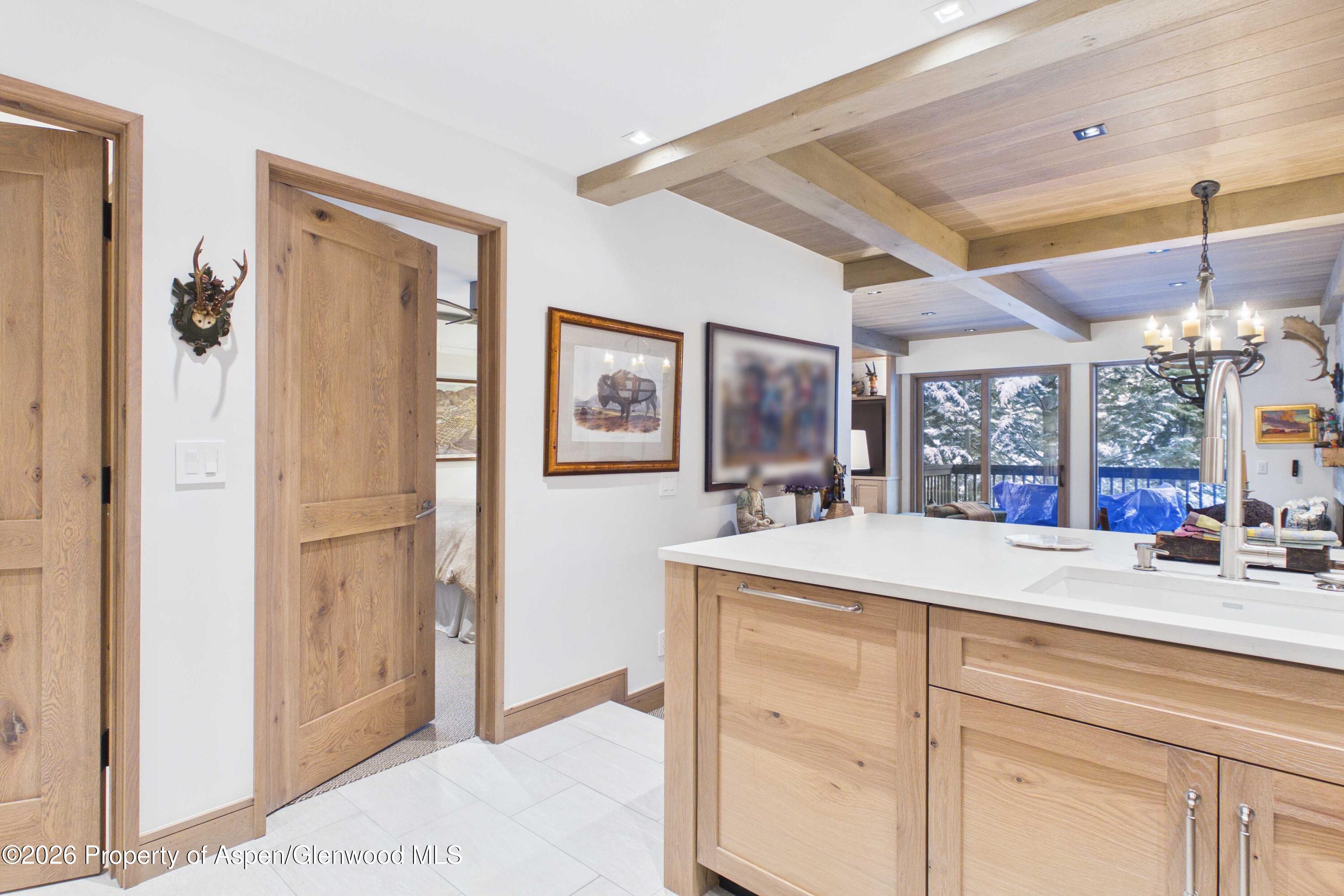 610 S West End Street G201