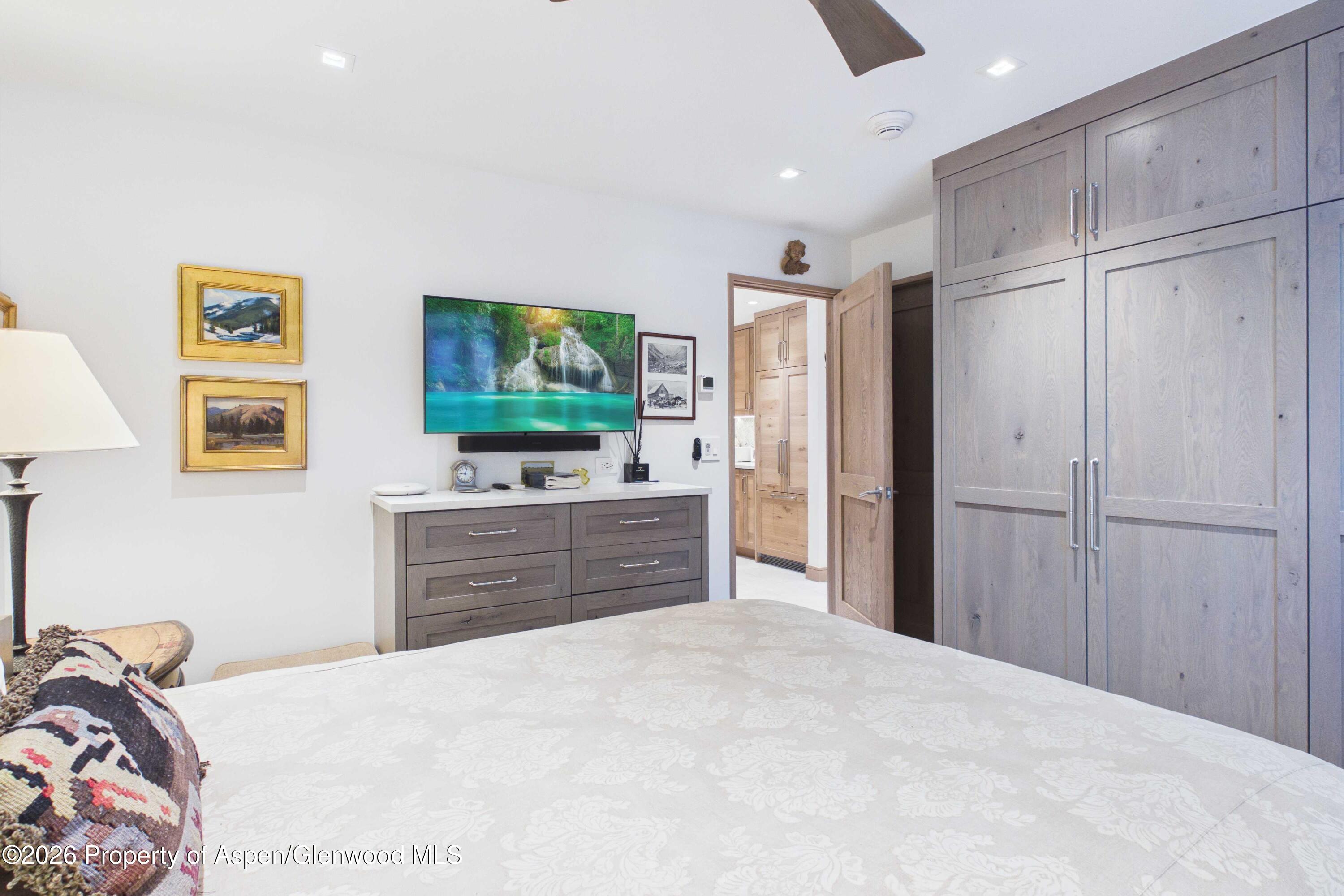 610 S West End Street G201