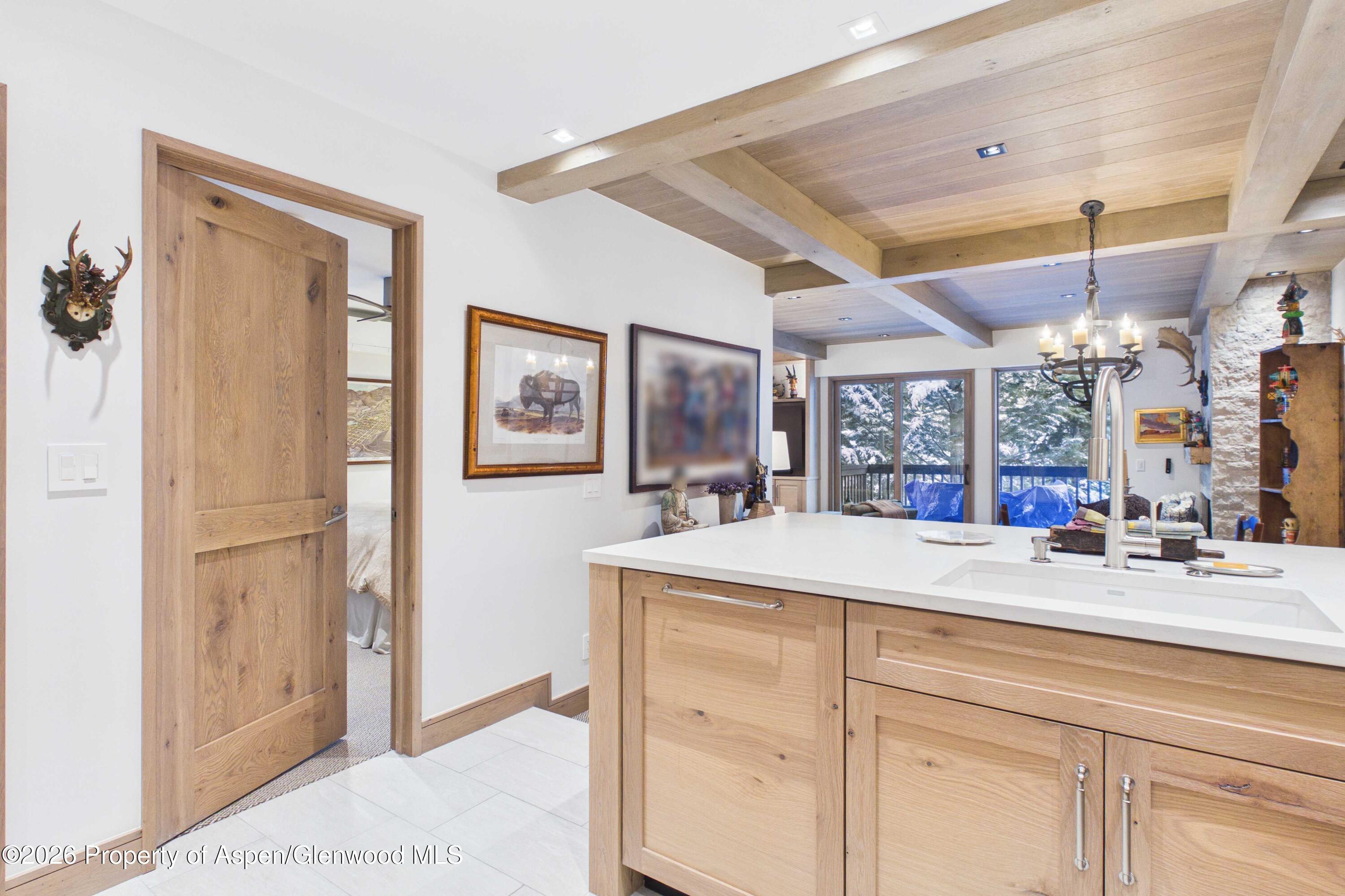 610 S West End Street G201