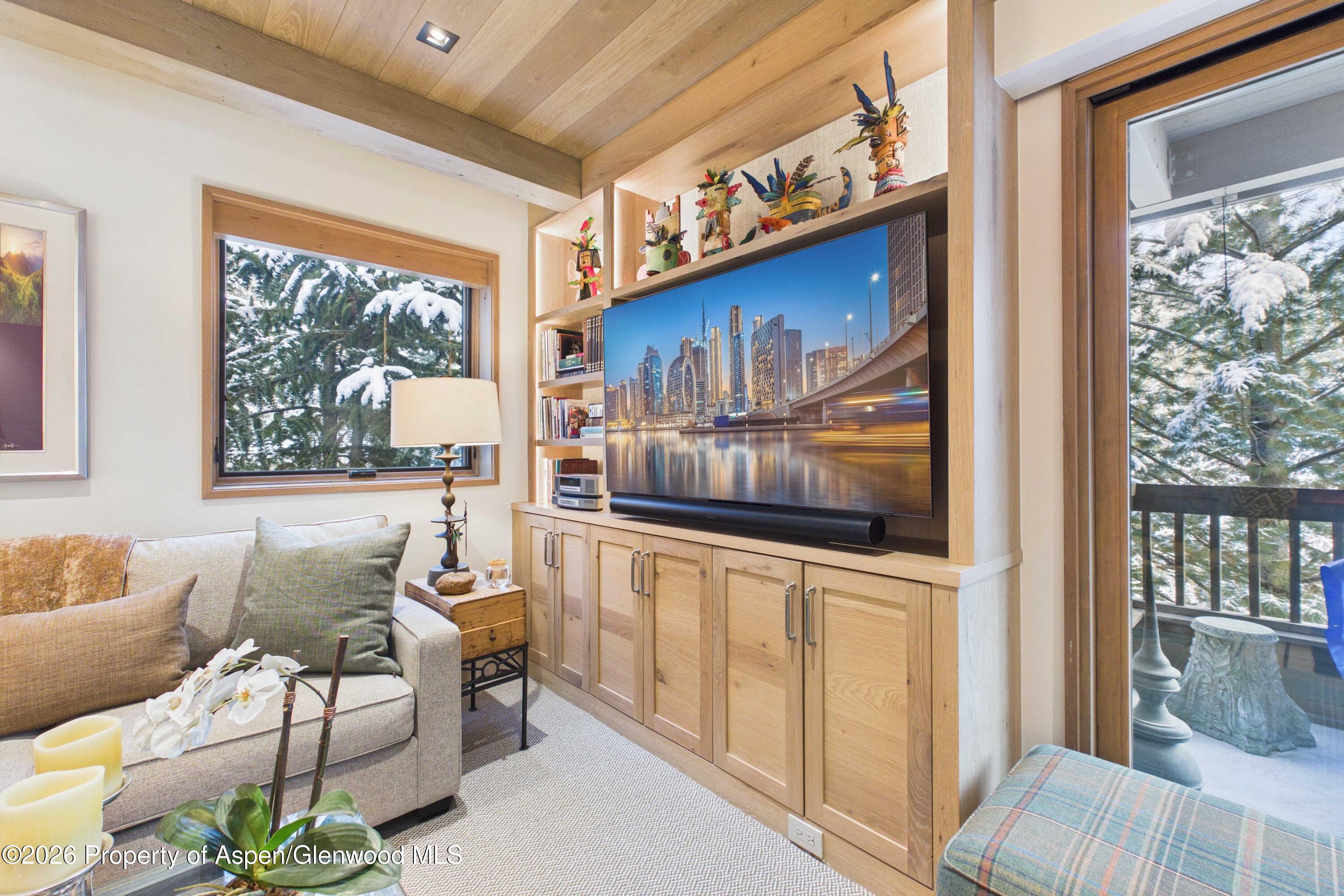 610 S West End Street G201