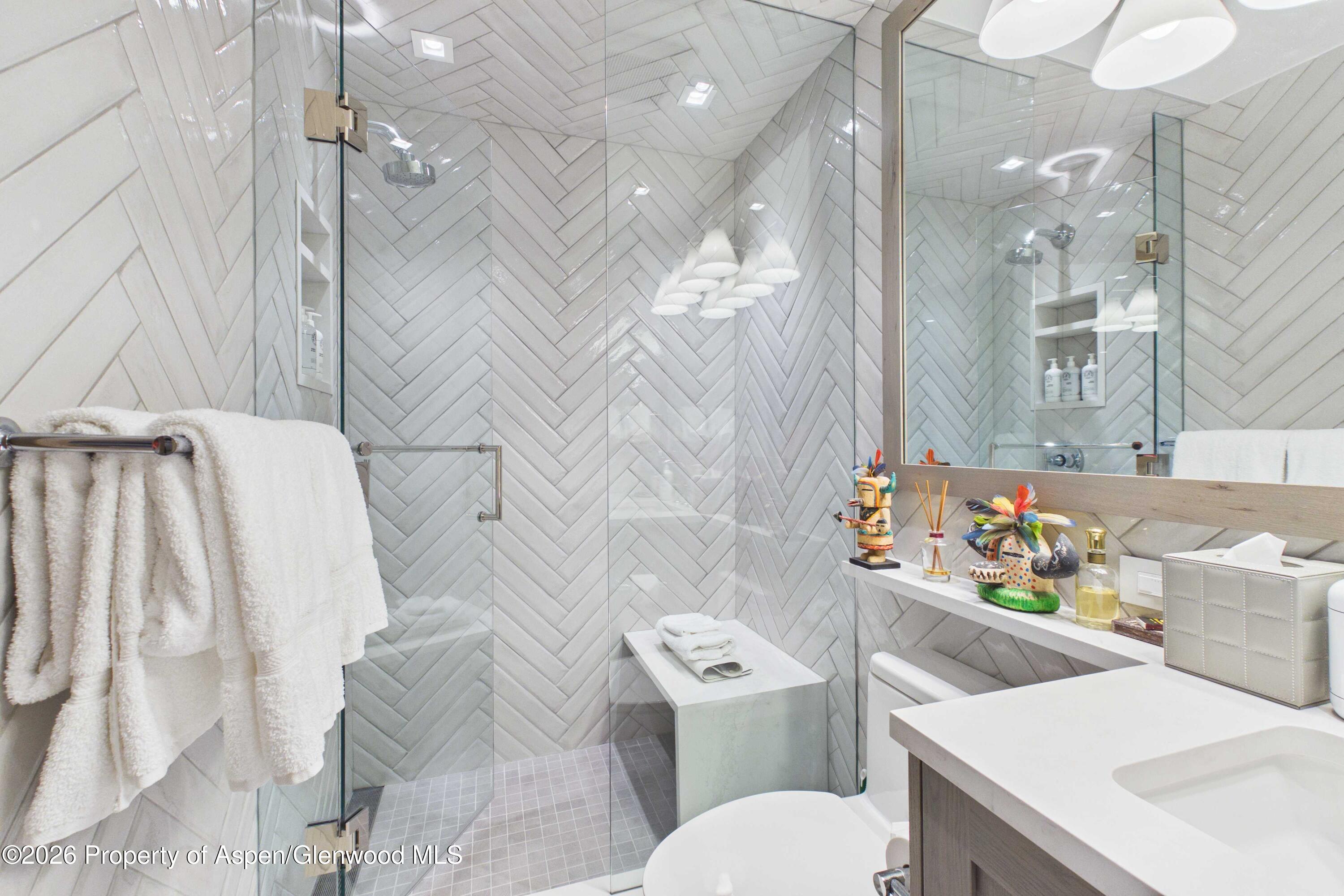 610 S West End Street G201