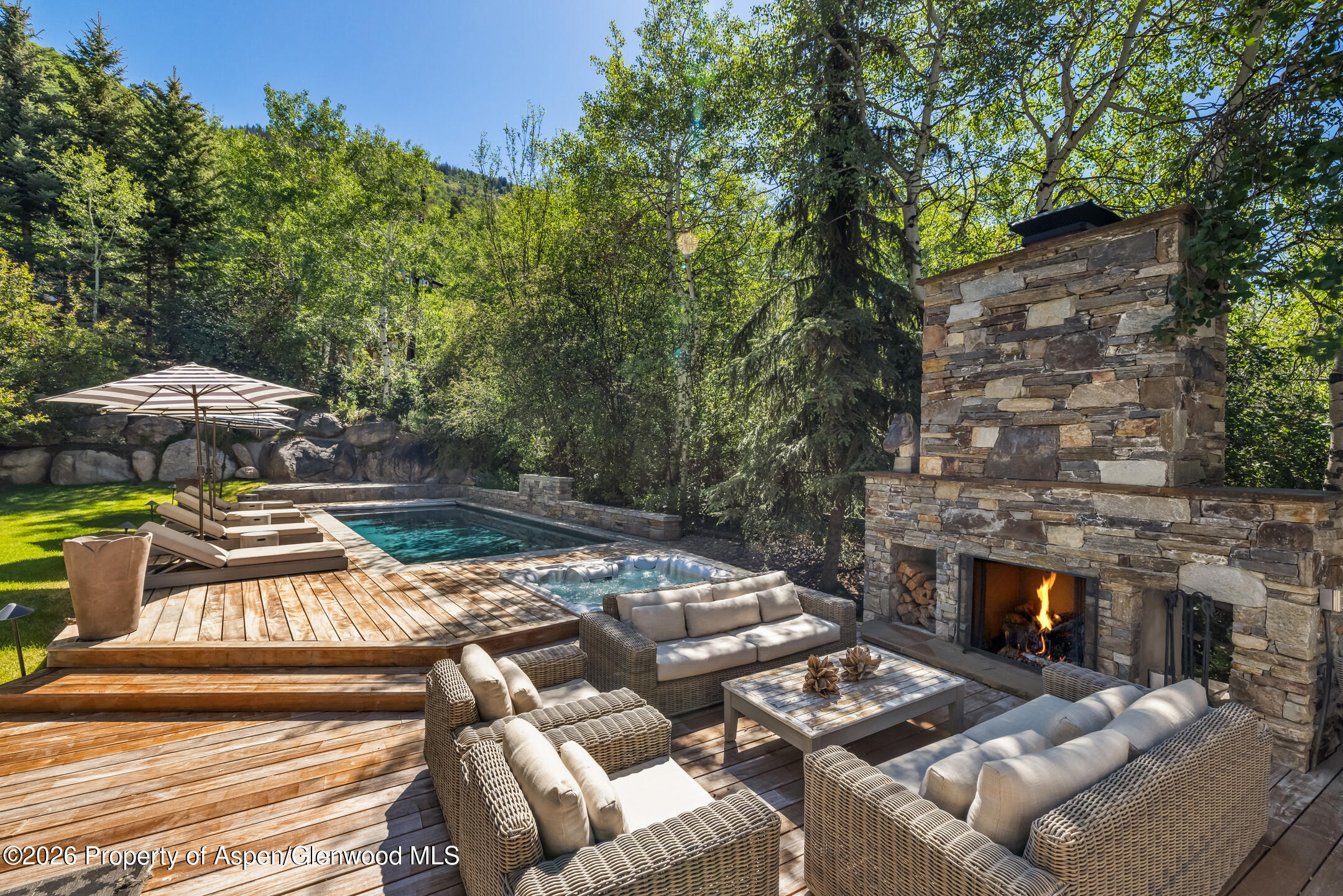 153 W Lupine Drive