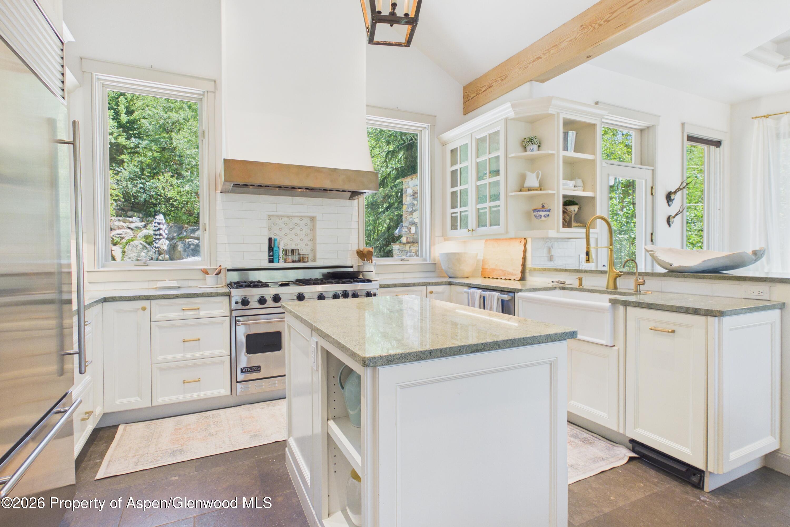 153 W Lupine Drive
