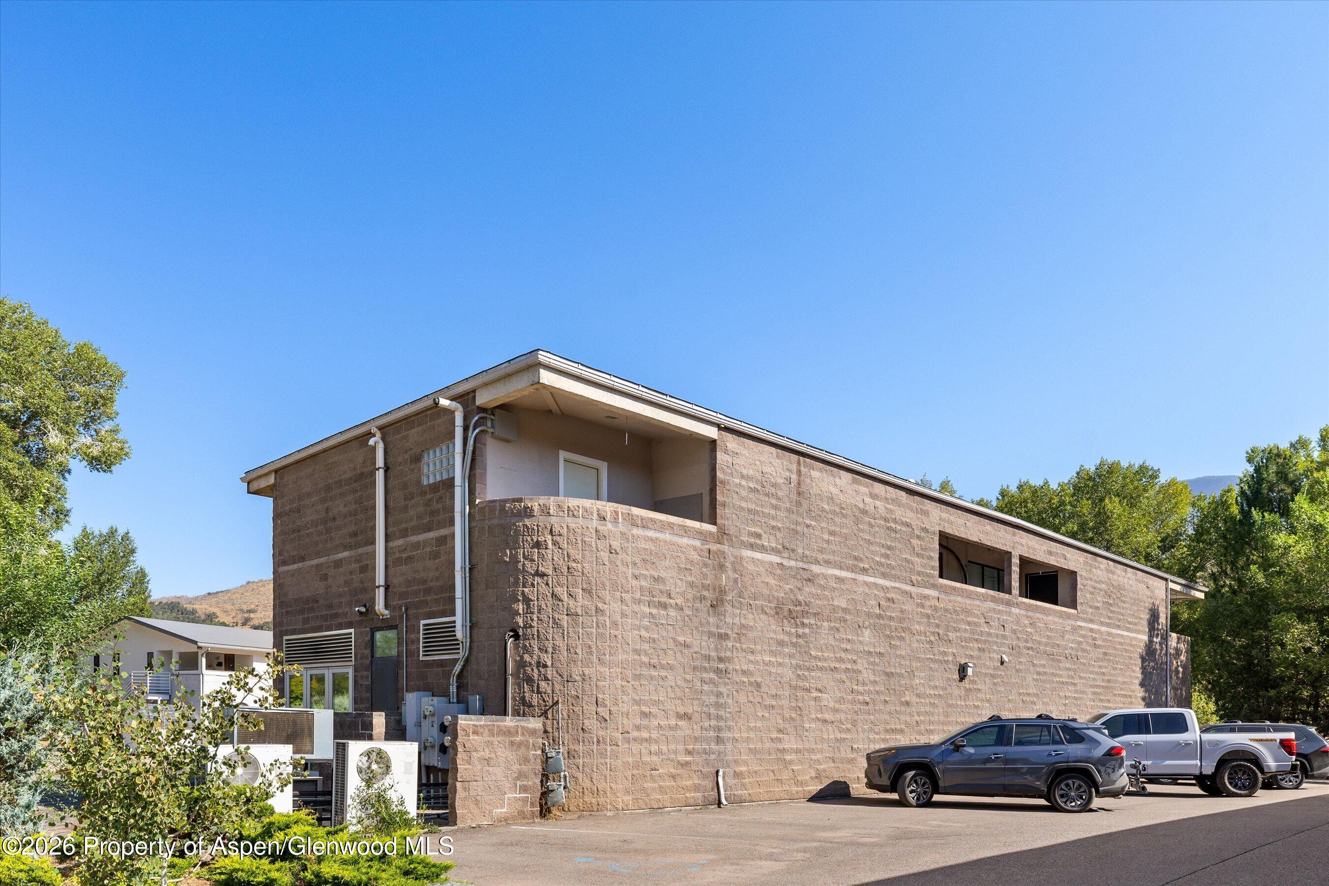 216 E Cody Lane