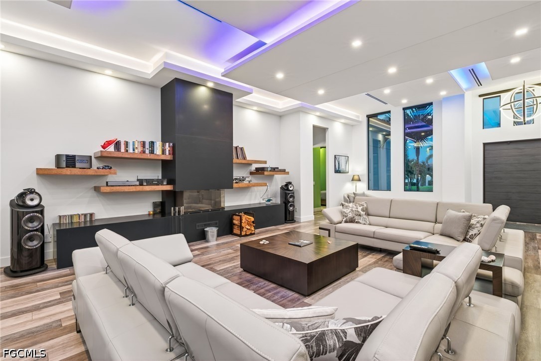 872 W Cape Estates CIR