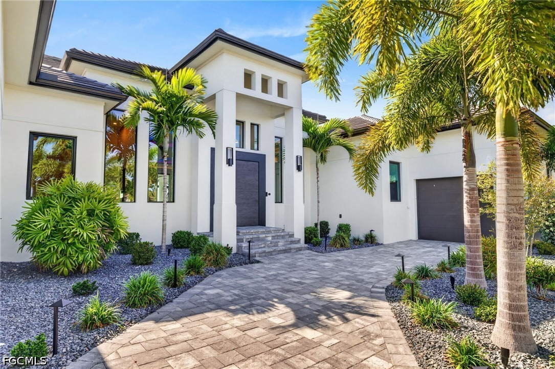 872 W Cape Estates CIR