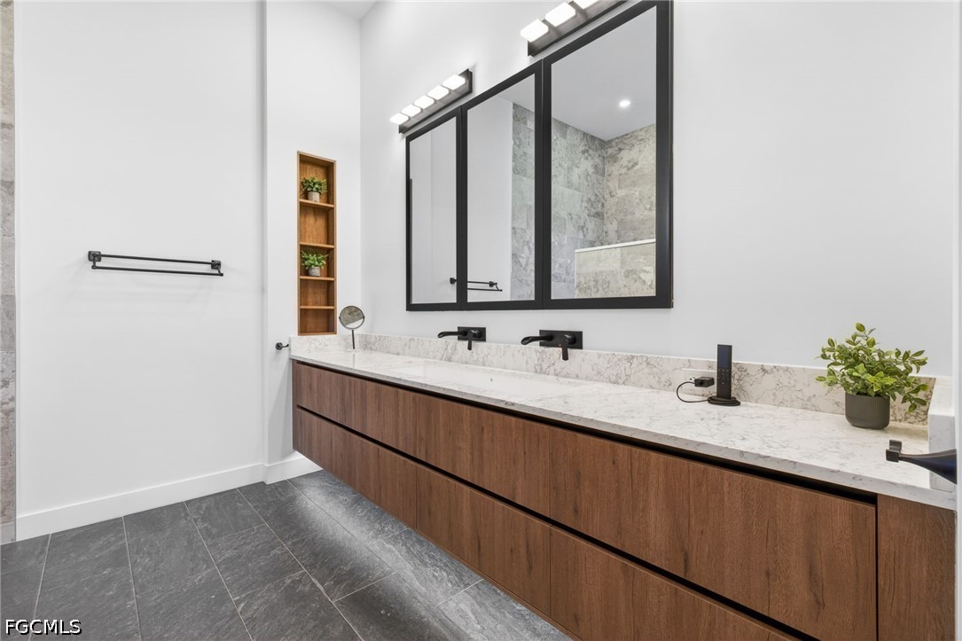 872 W Cape Estates CIR