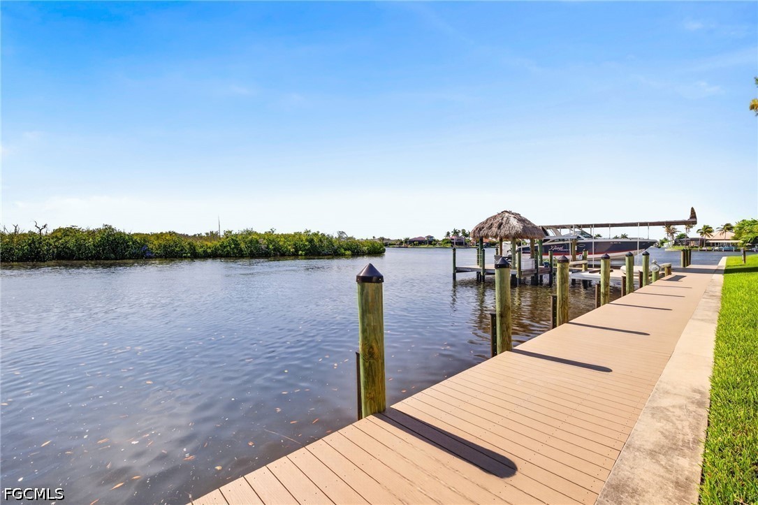 872 W Cape Estates CIR