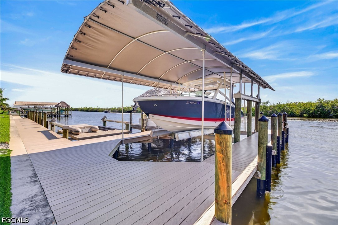 872 W Cape Estates CIR