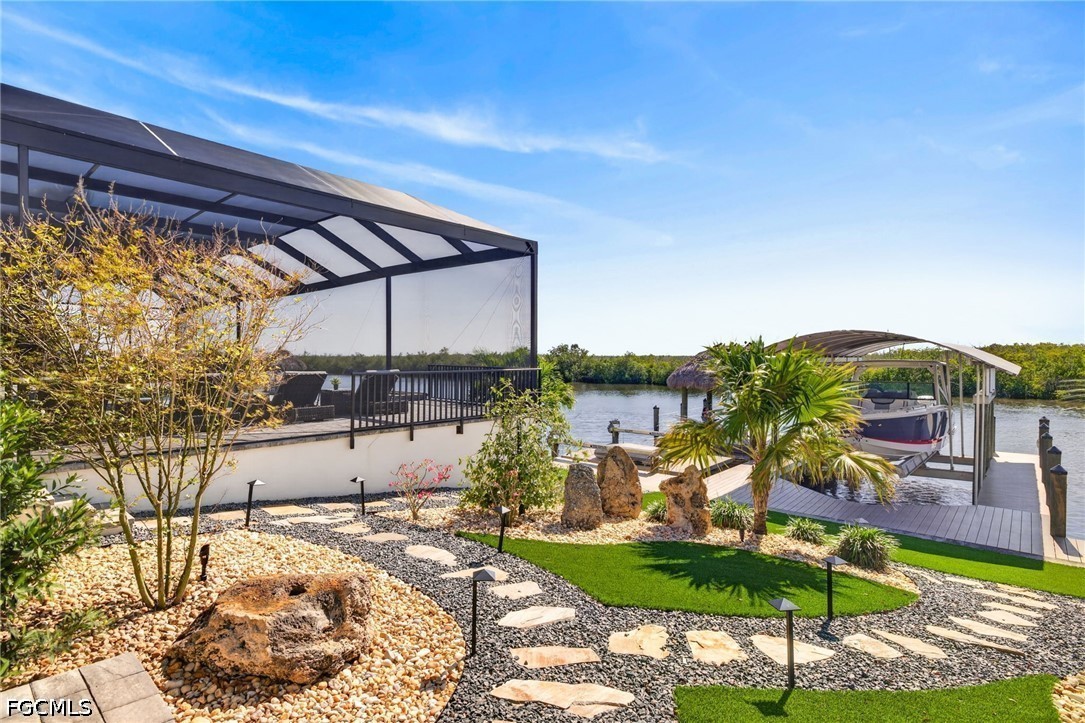 872 W Cape Estates CIR