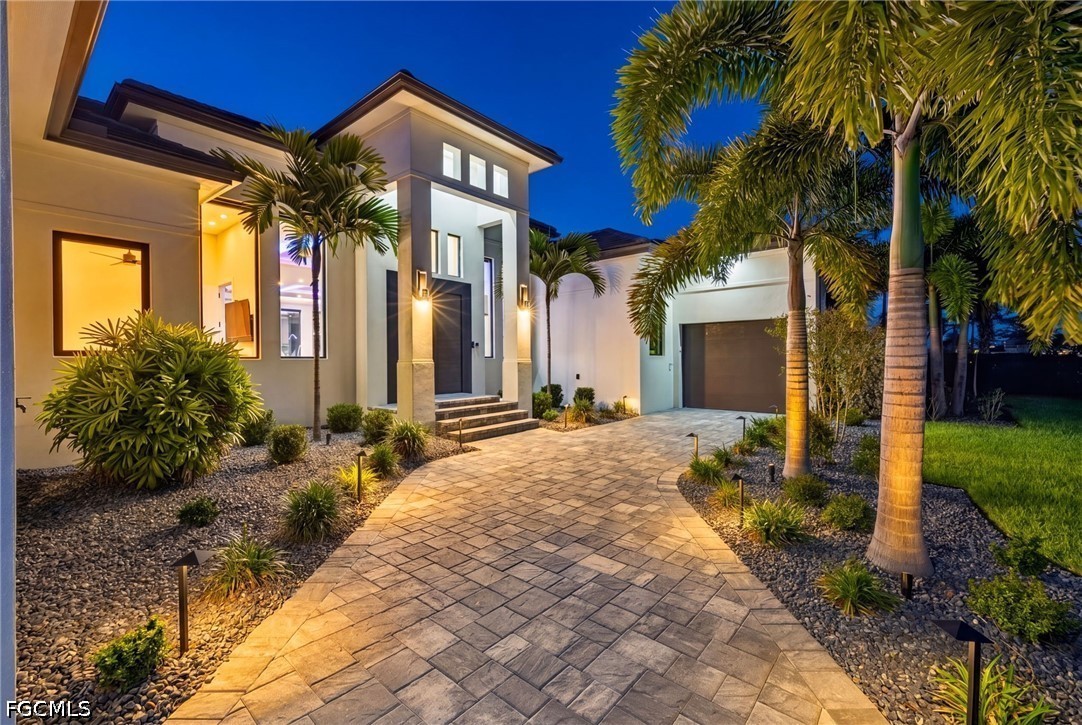 872 W Cape Estates CIR