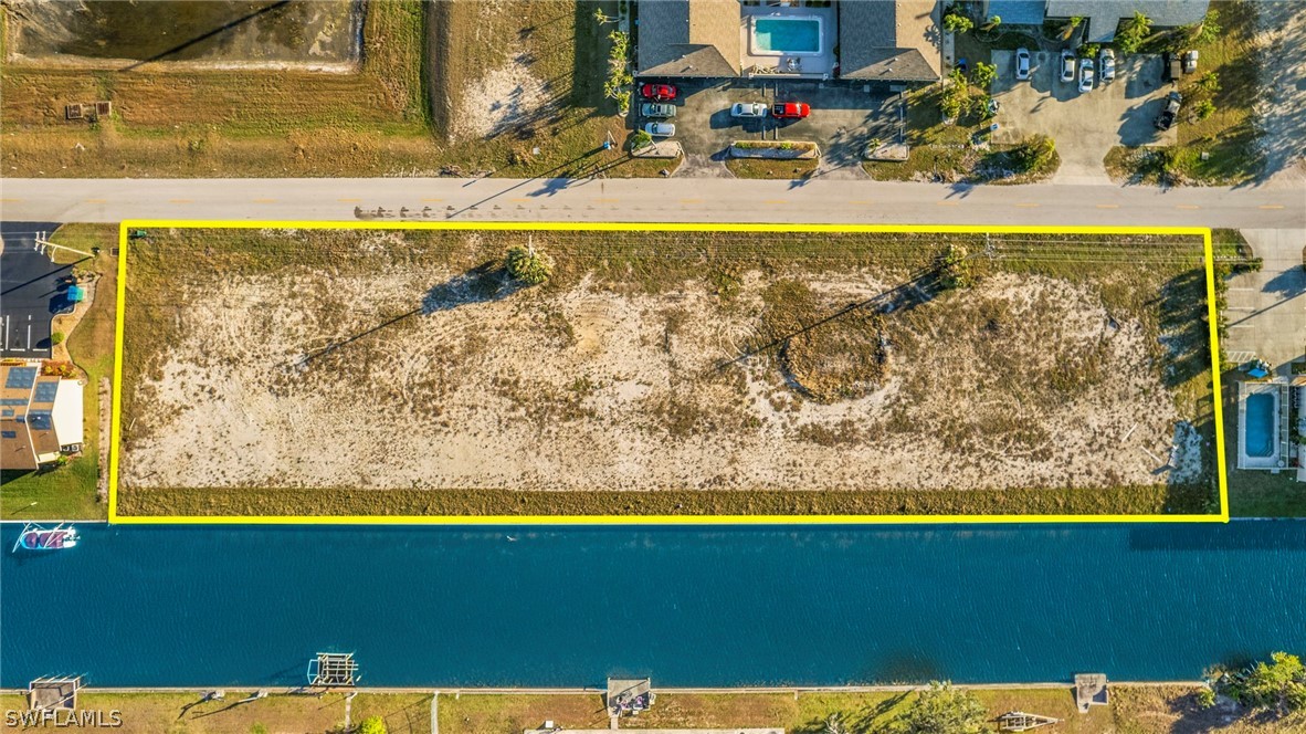 605 SW 47th TER