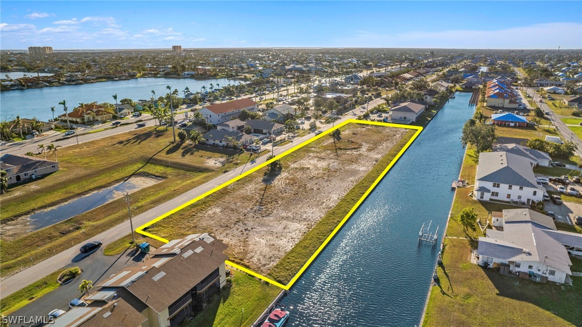 605 SW 47th TER