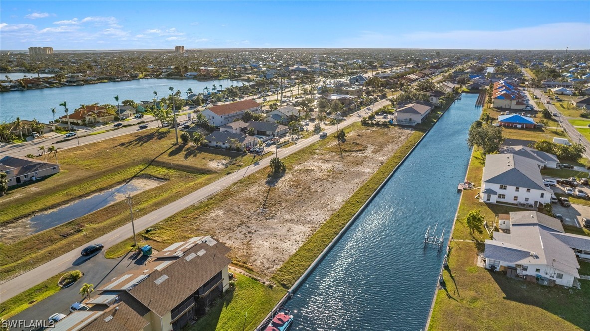 605 SW 47th TER