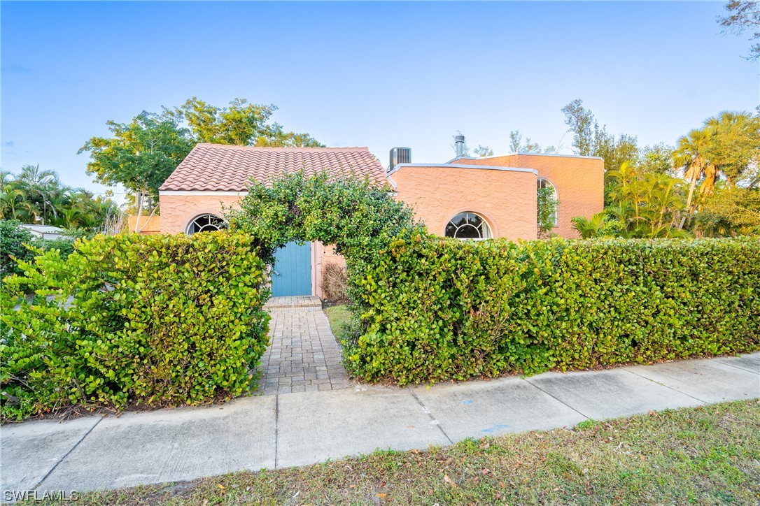 1523 Cordova AVE