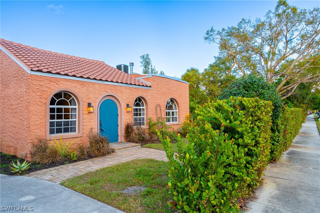 1523 Cordova AVE