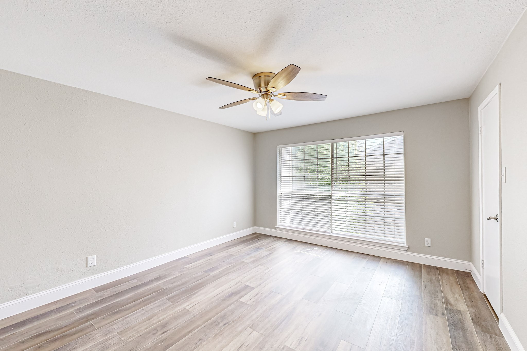 12921 Abrams Road 401