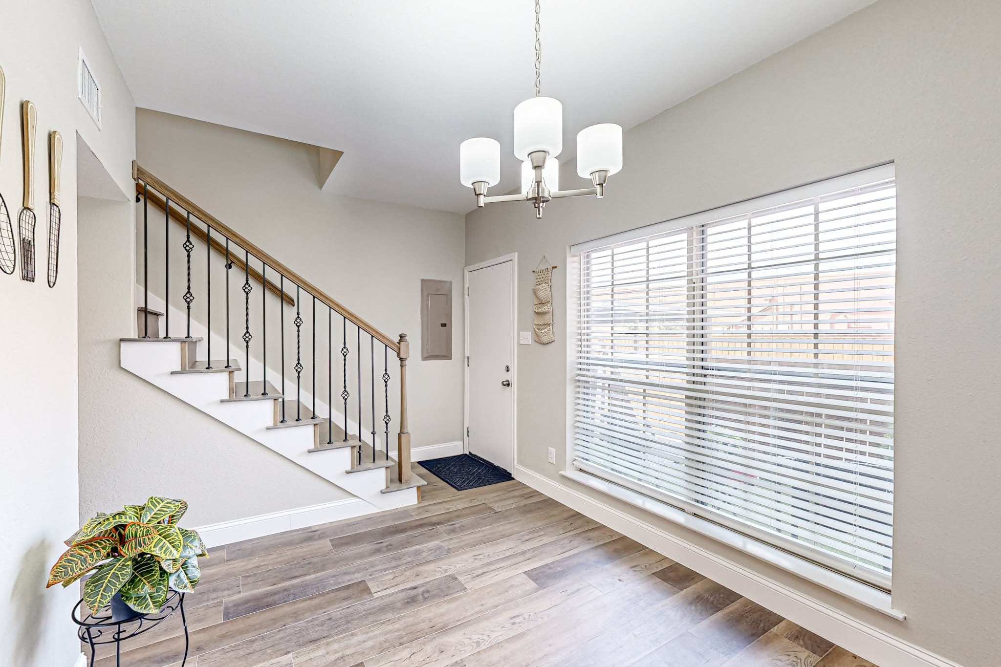 12921 Abrams Road 401