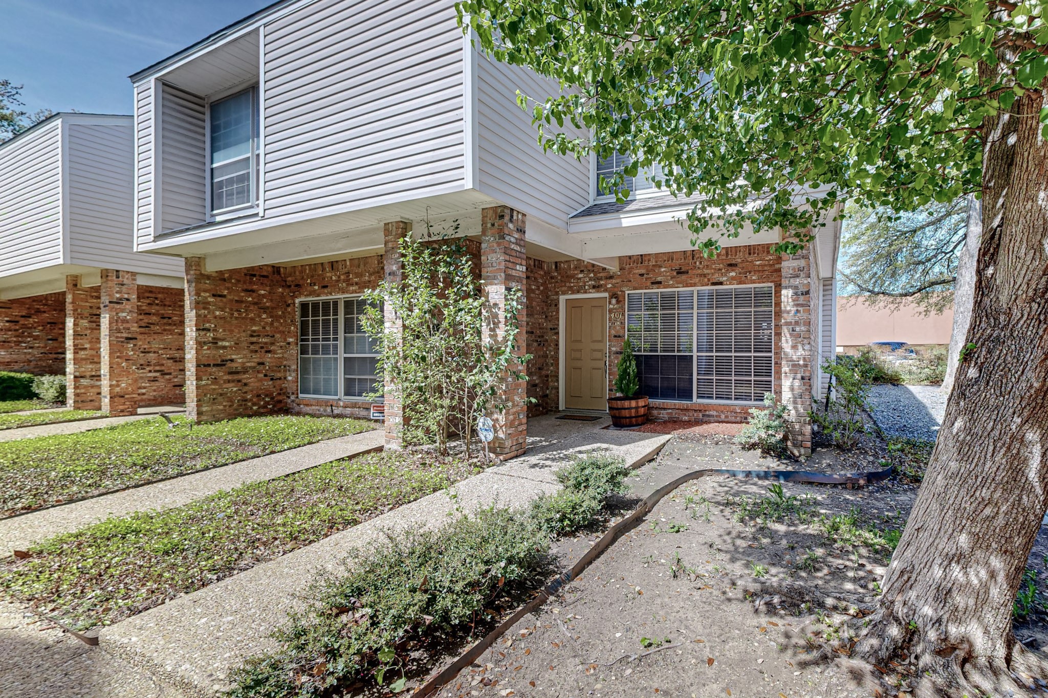 12921 Abrams Road 401