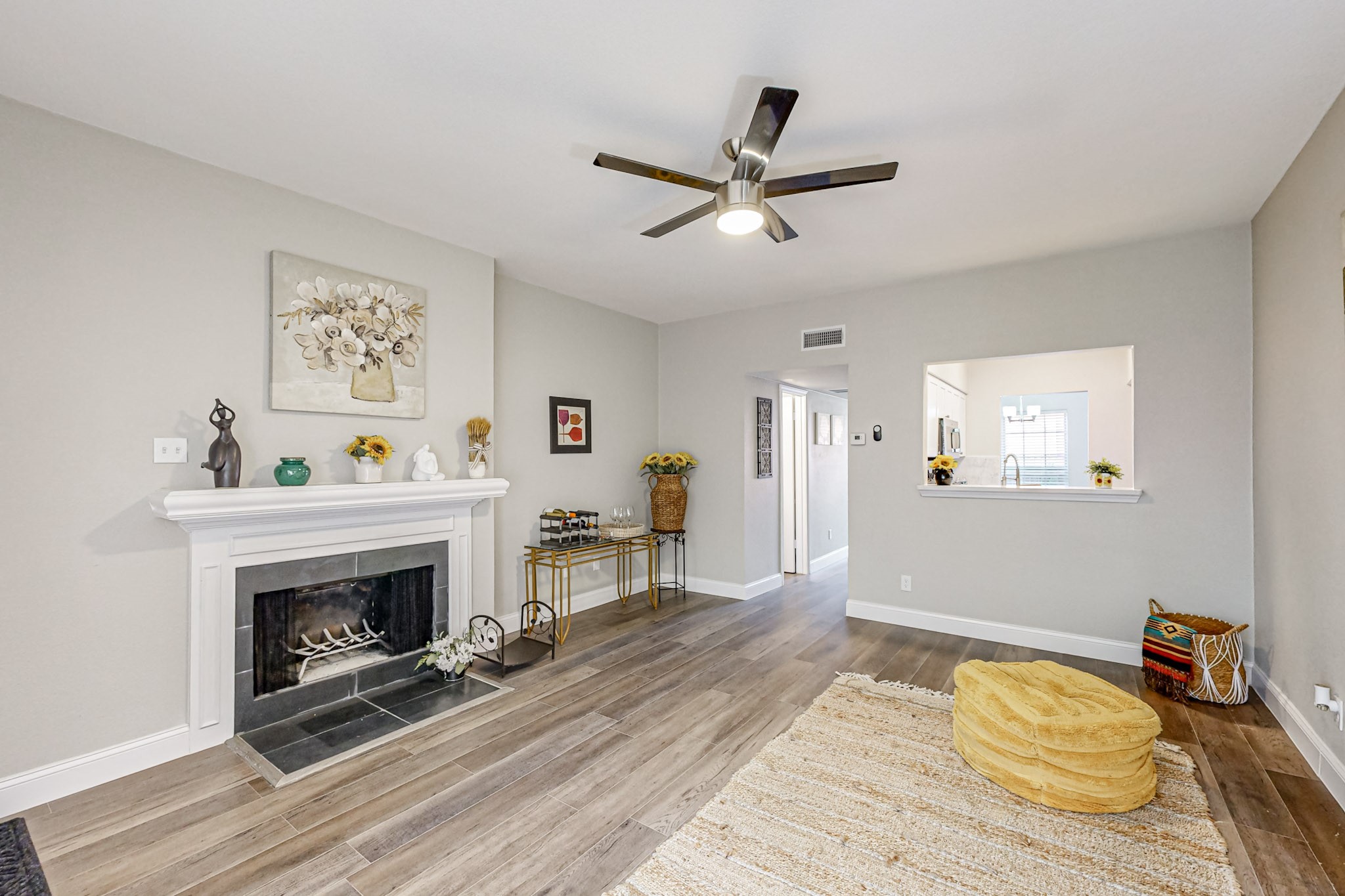 12921 Abrams Road 401