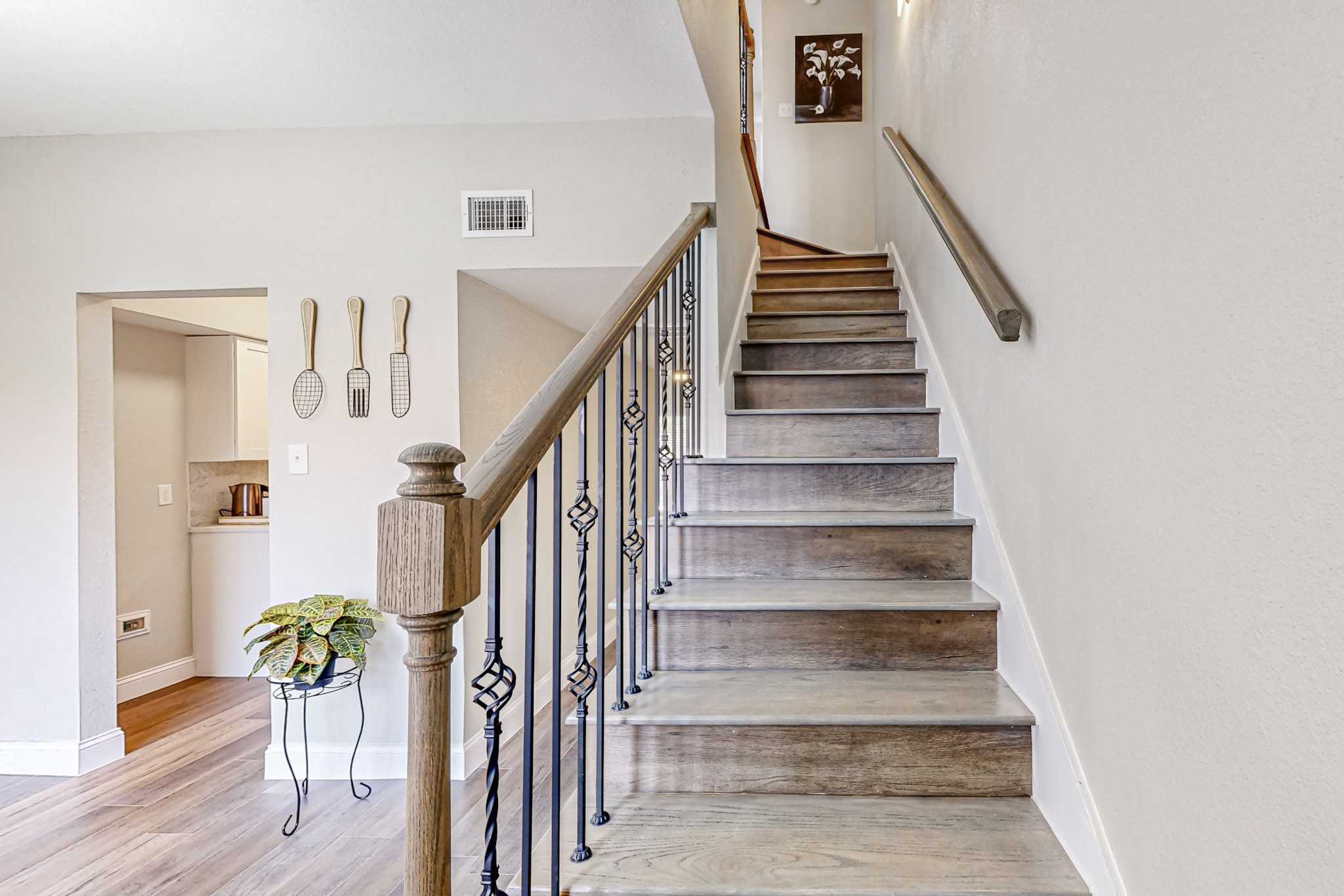 12921 Abrams Road 401