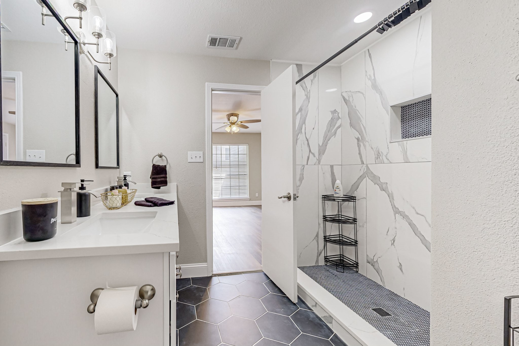 12921 Abrams Road 401