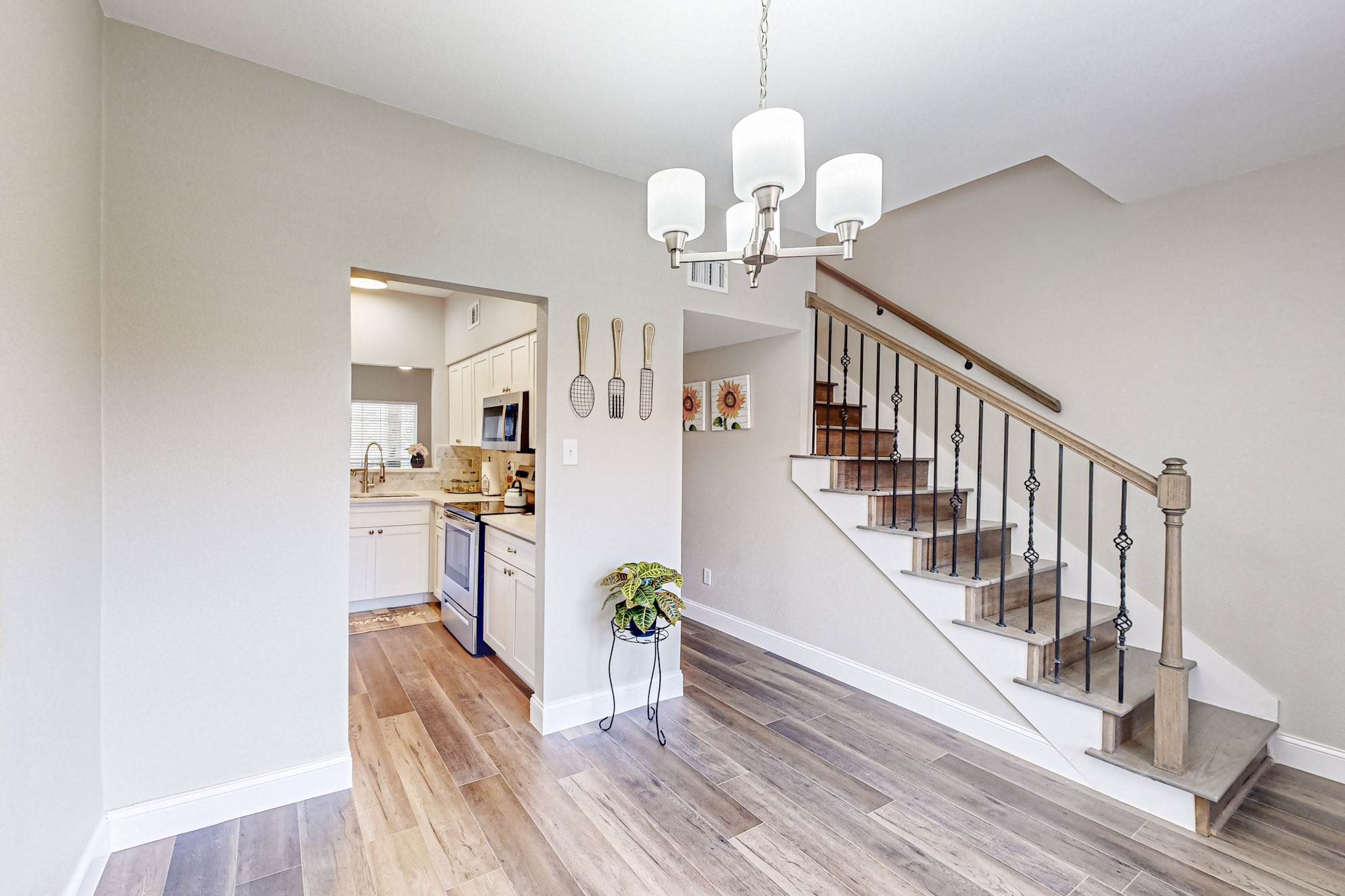 12921 Abrams Road 401