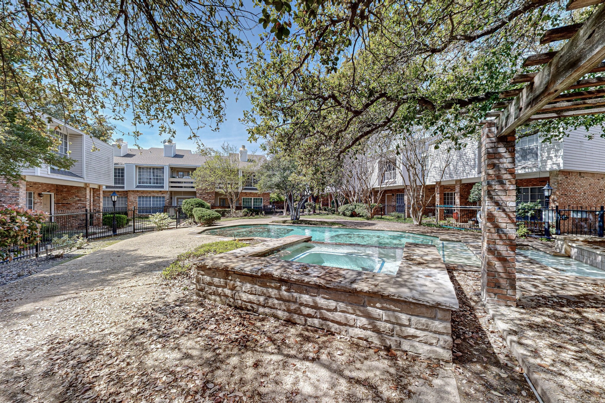 12921 Abrams Road 401