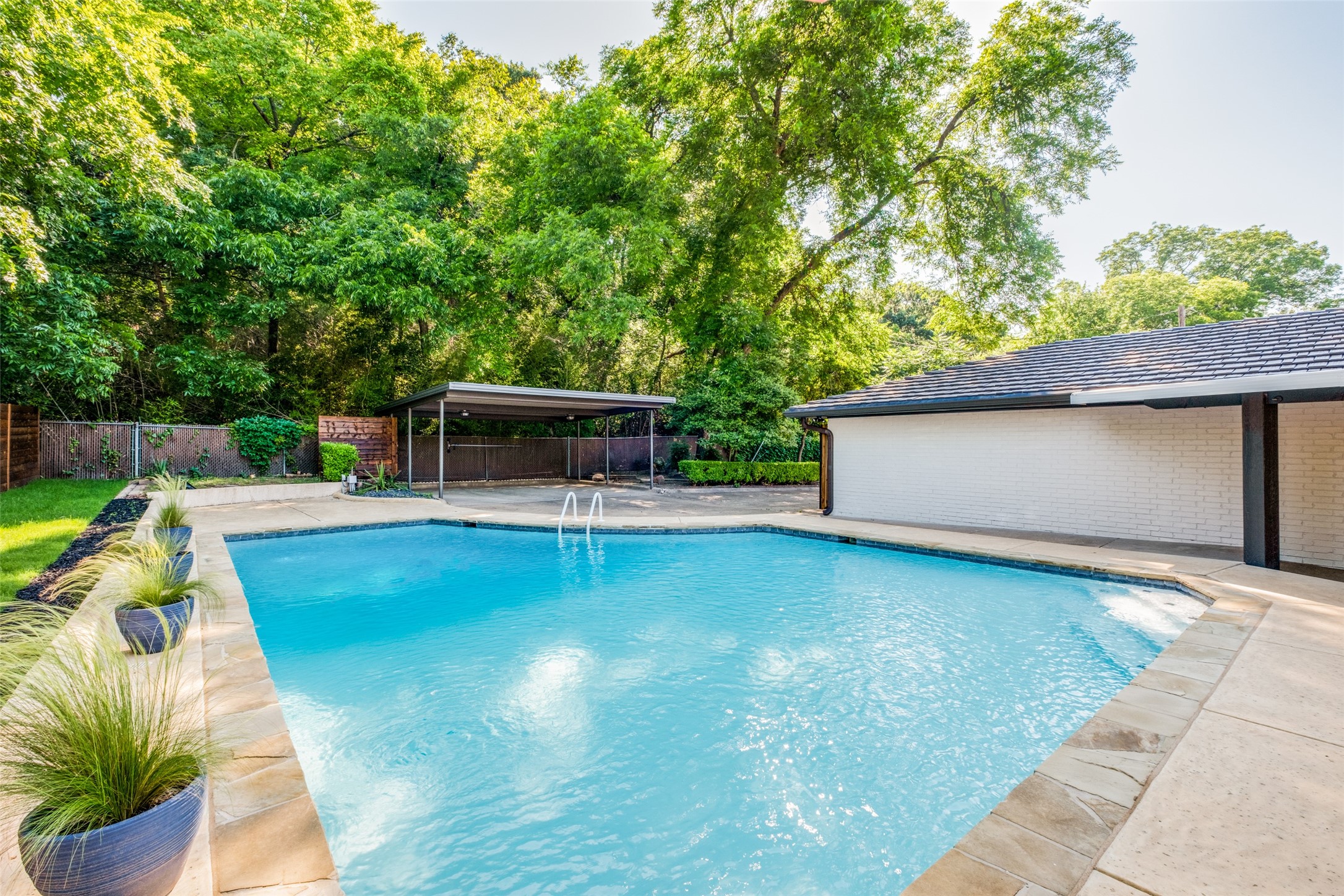 1516 W Five Mile Parkway