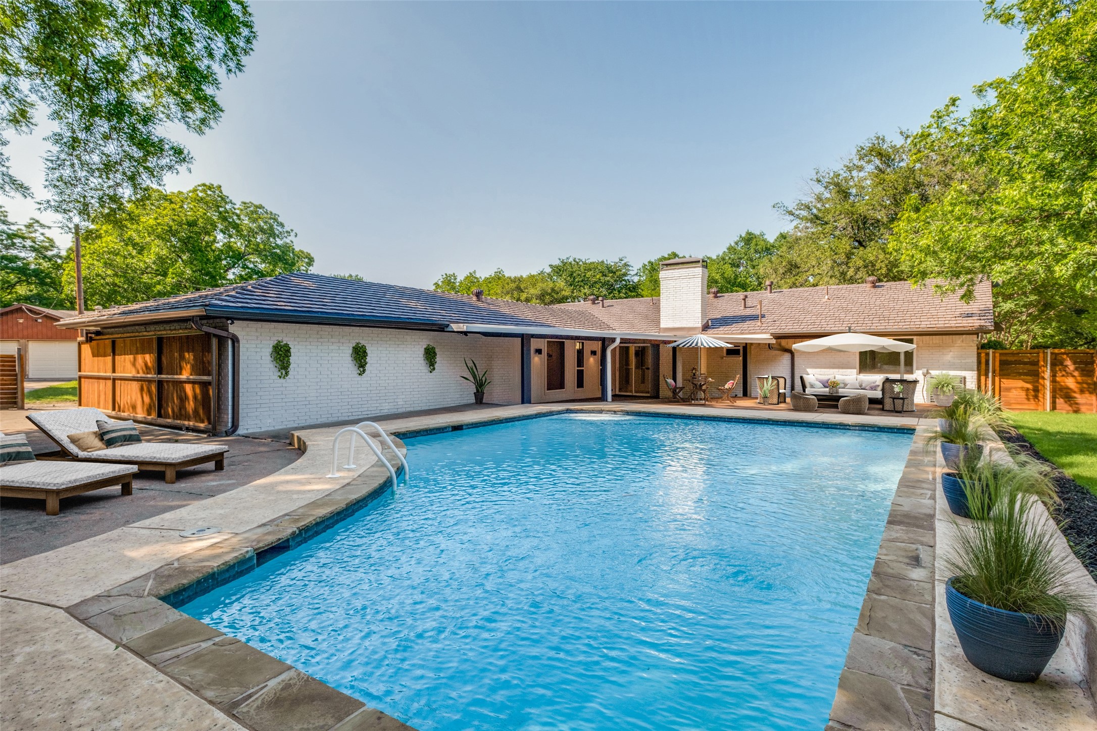 1516 W Five Mile Parkway