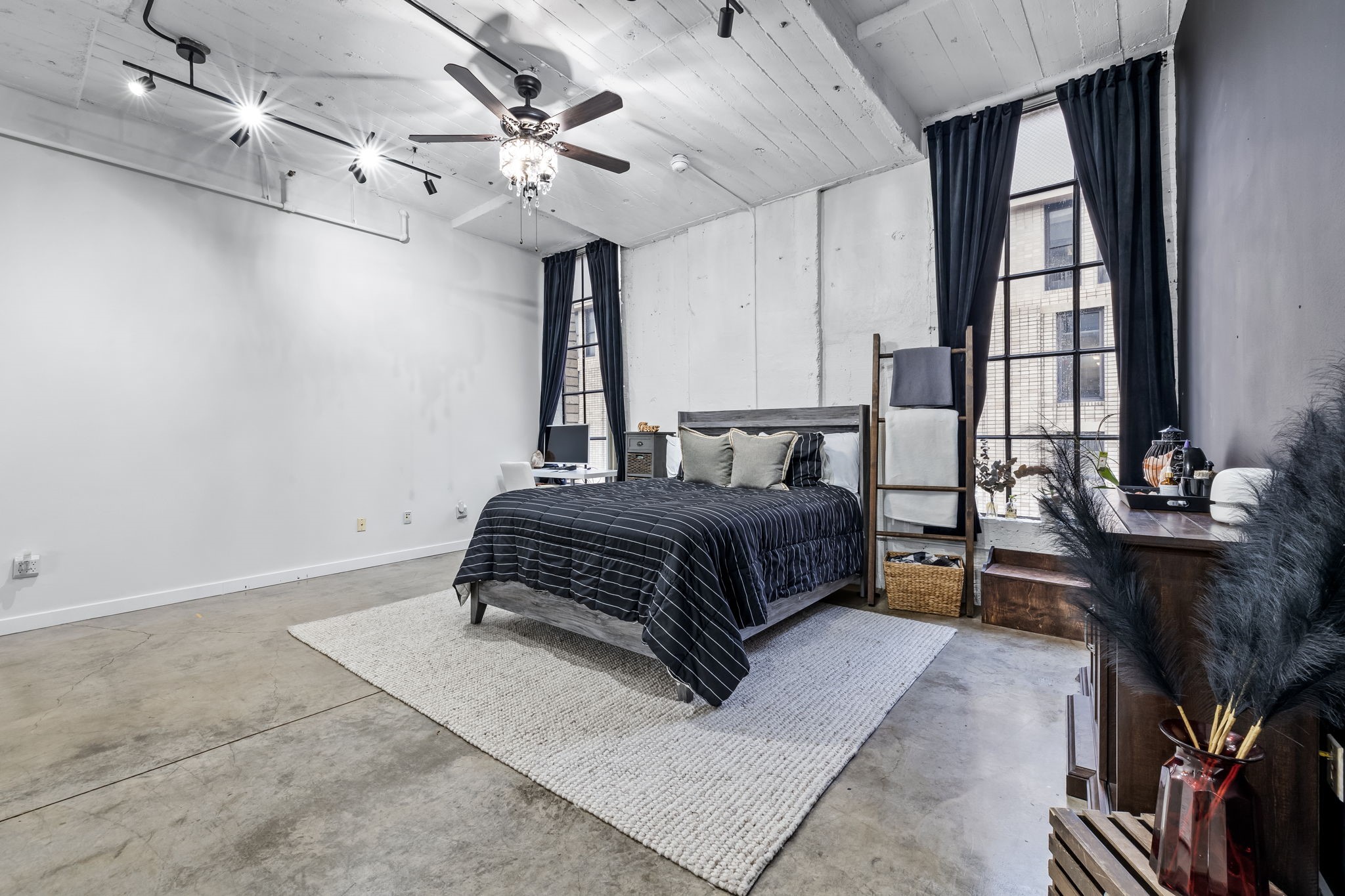 1122 Jackson Street 918