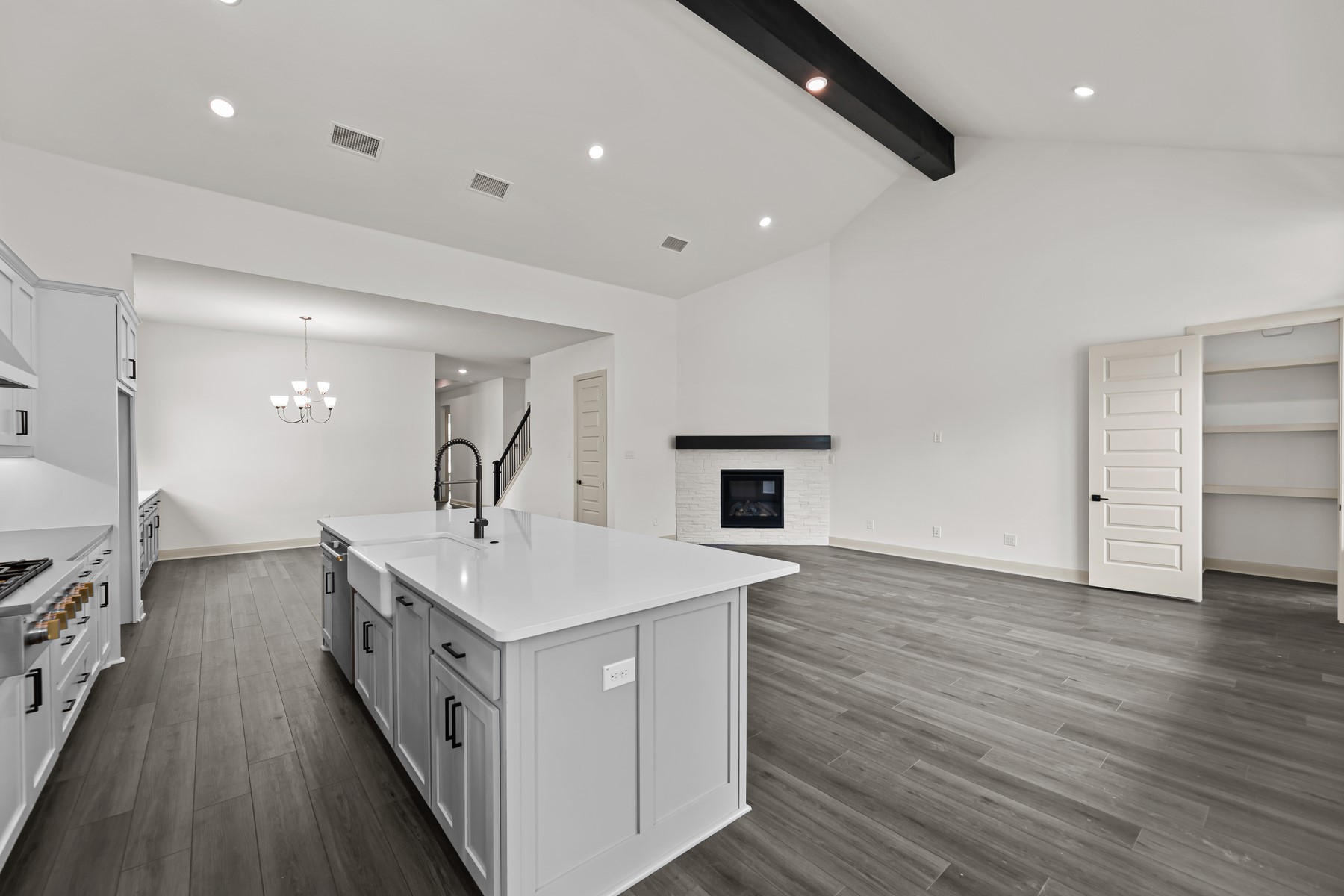 200 Shetland Lane