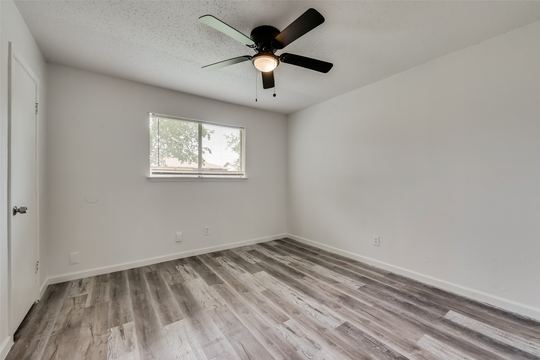 1607 Roundrock Trail