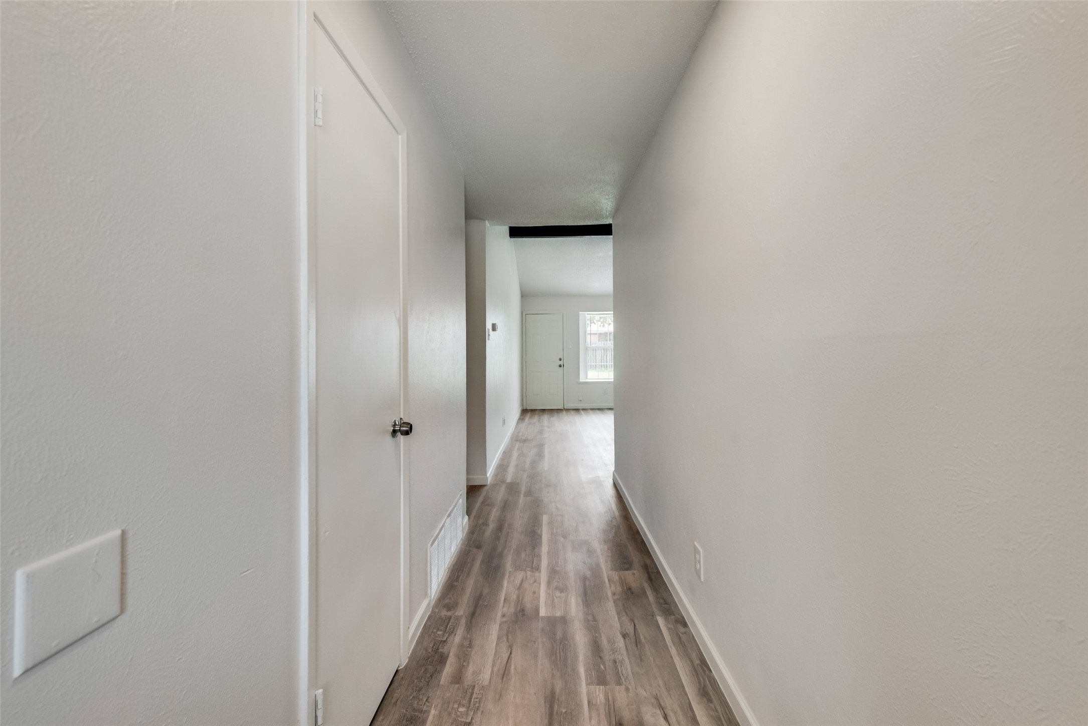 1607 Roundrock Trail