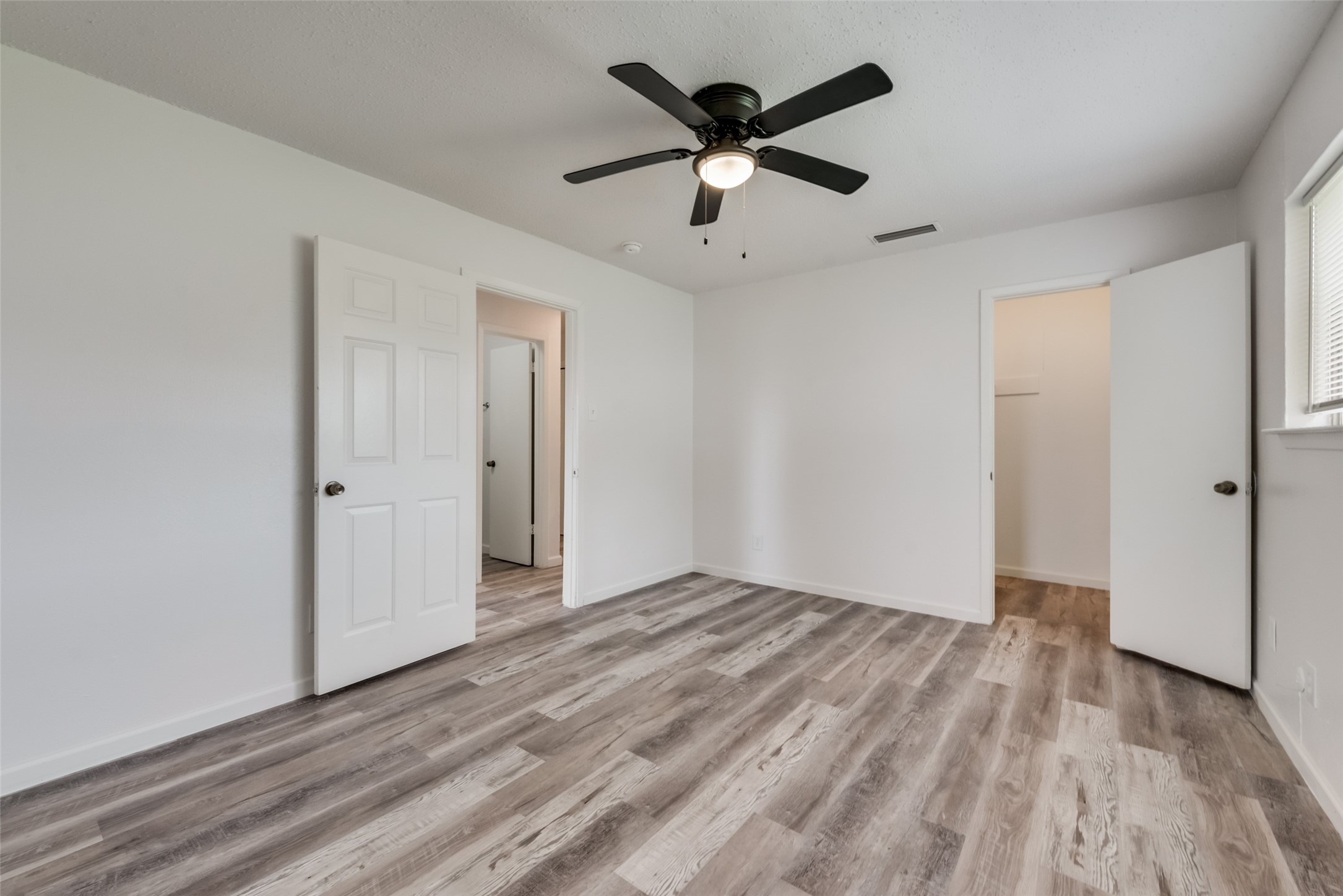 1607 Roundrock Trail